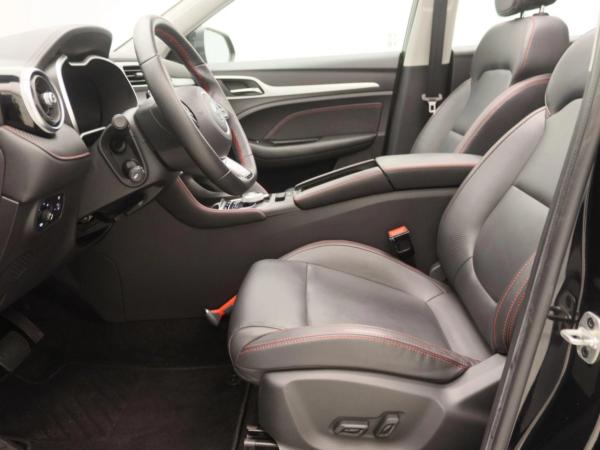 MG-ZS EV-image-10