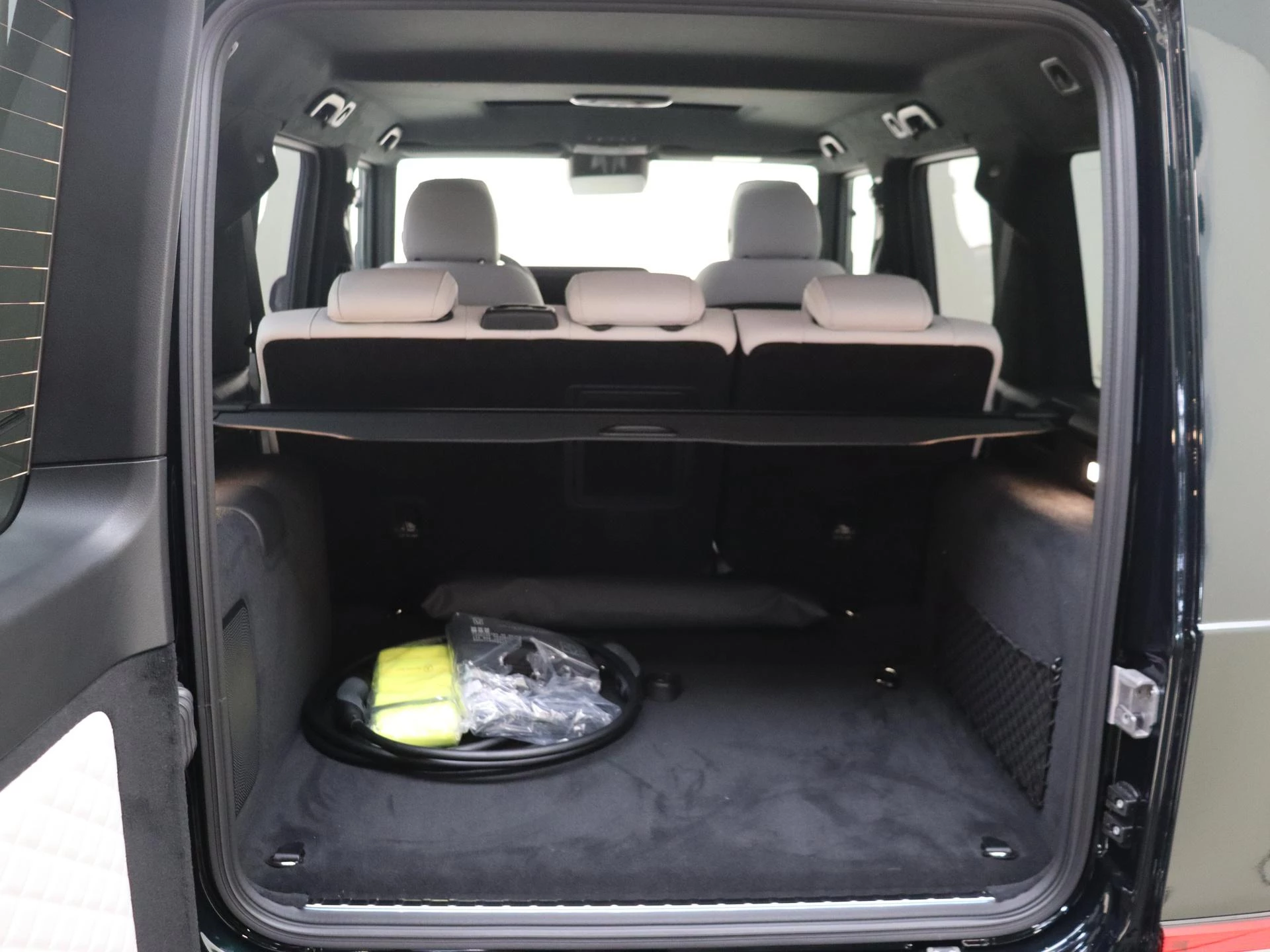 Mercedes-Benz-G-Klasse-image-34