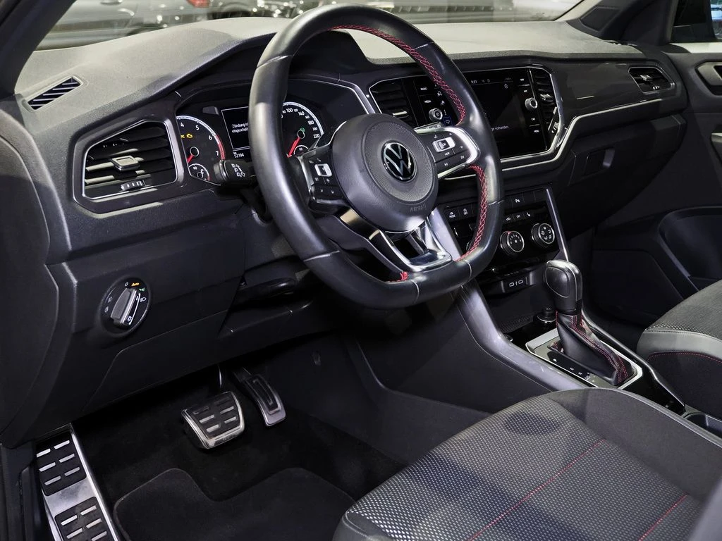 Volkswagen-T-Roc-image-8