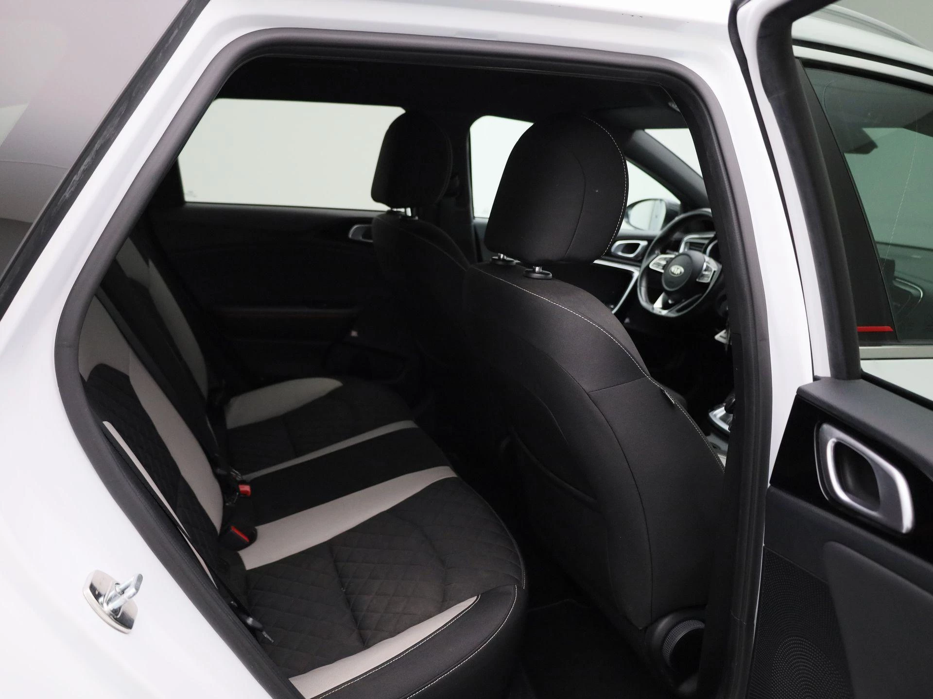 Kia-Ceed Sportswagon-image-38