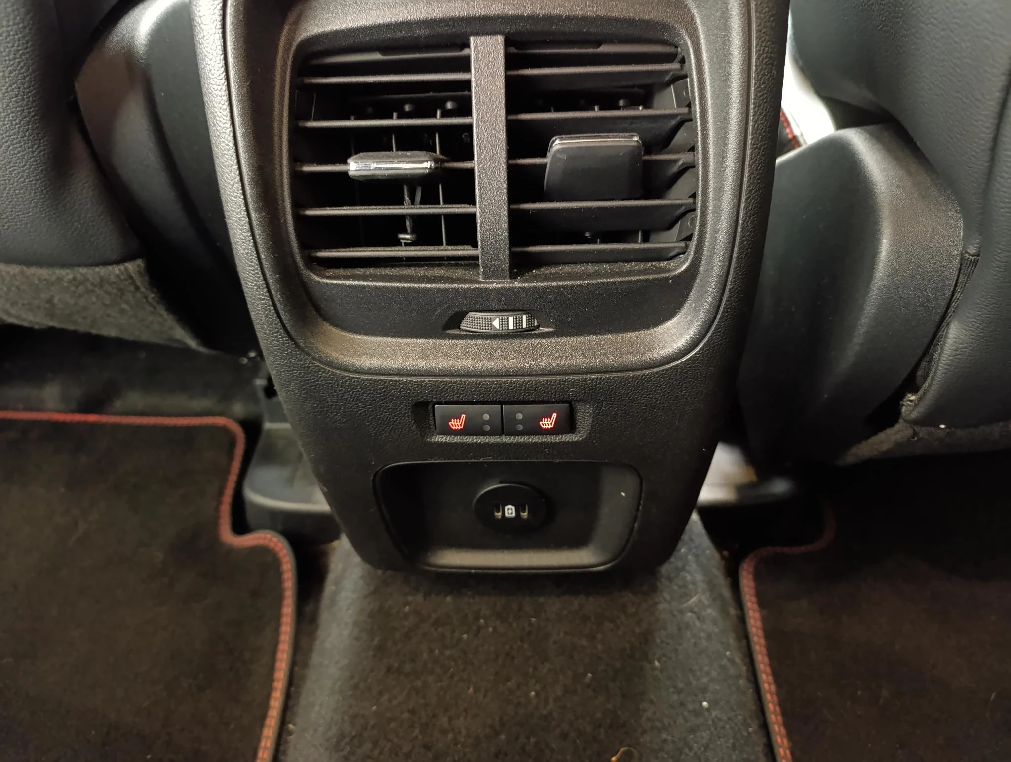 Ford-Kuga-image-13
