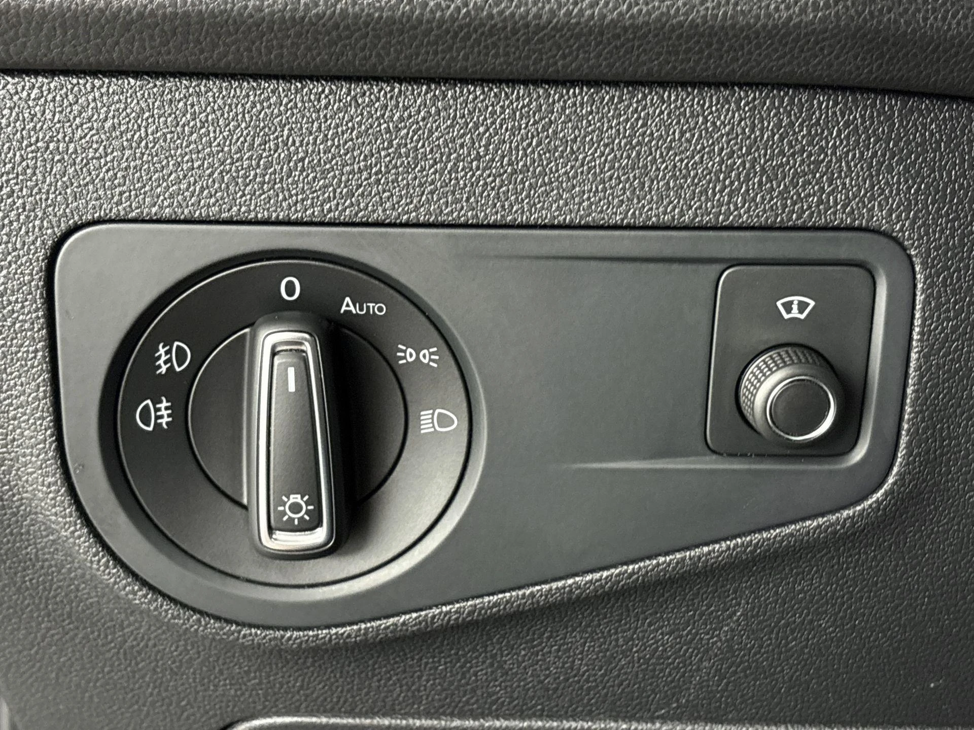 Volkswagen-Tiguan-image-21