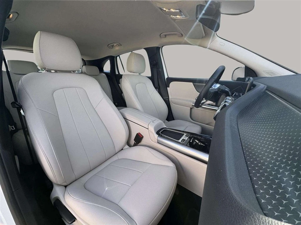 Mercedes-Benz-EQA-image-14