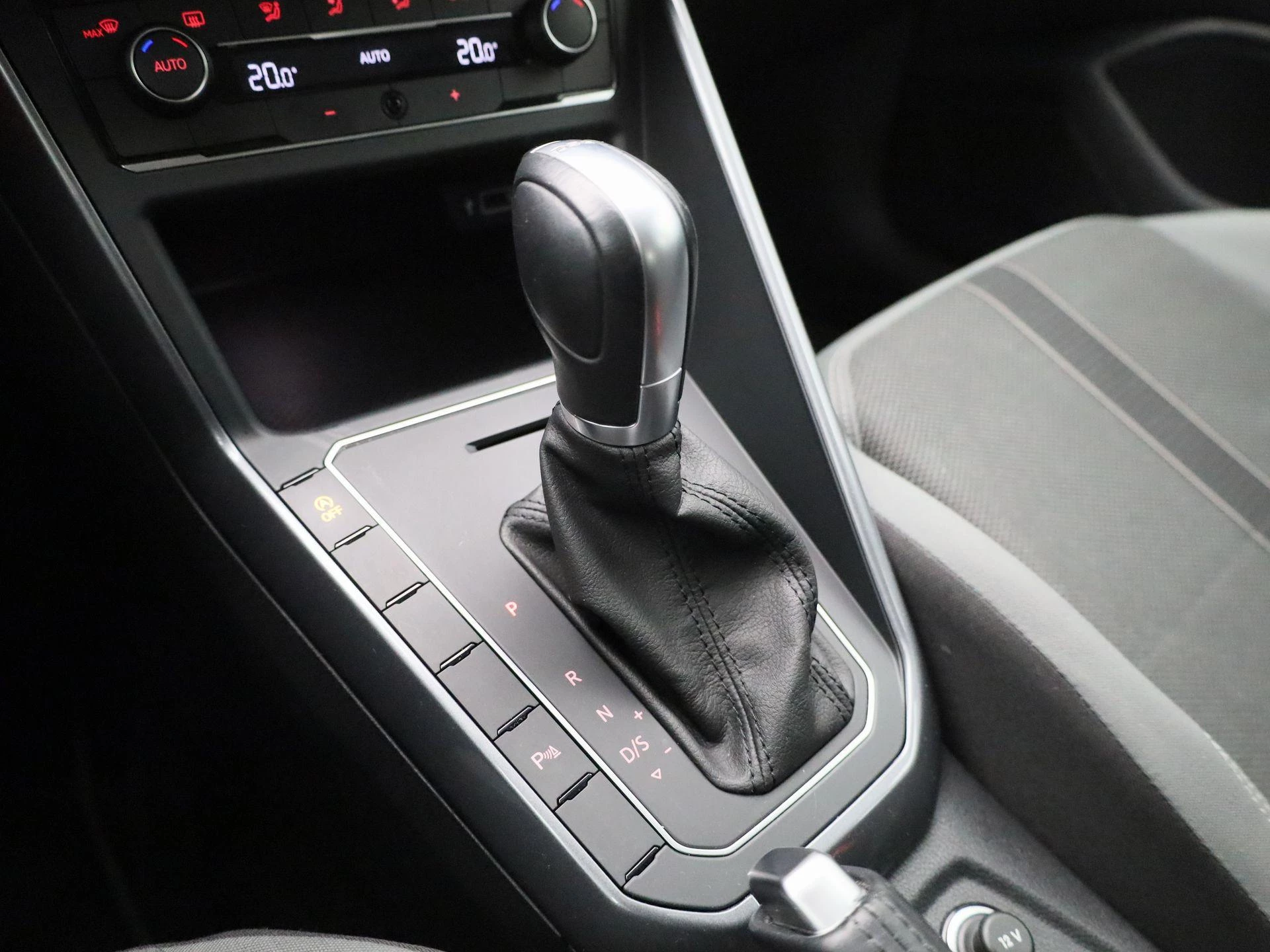 Volkswagen-Polo-image-15