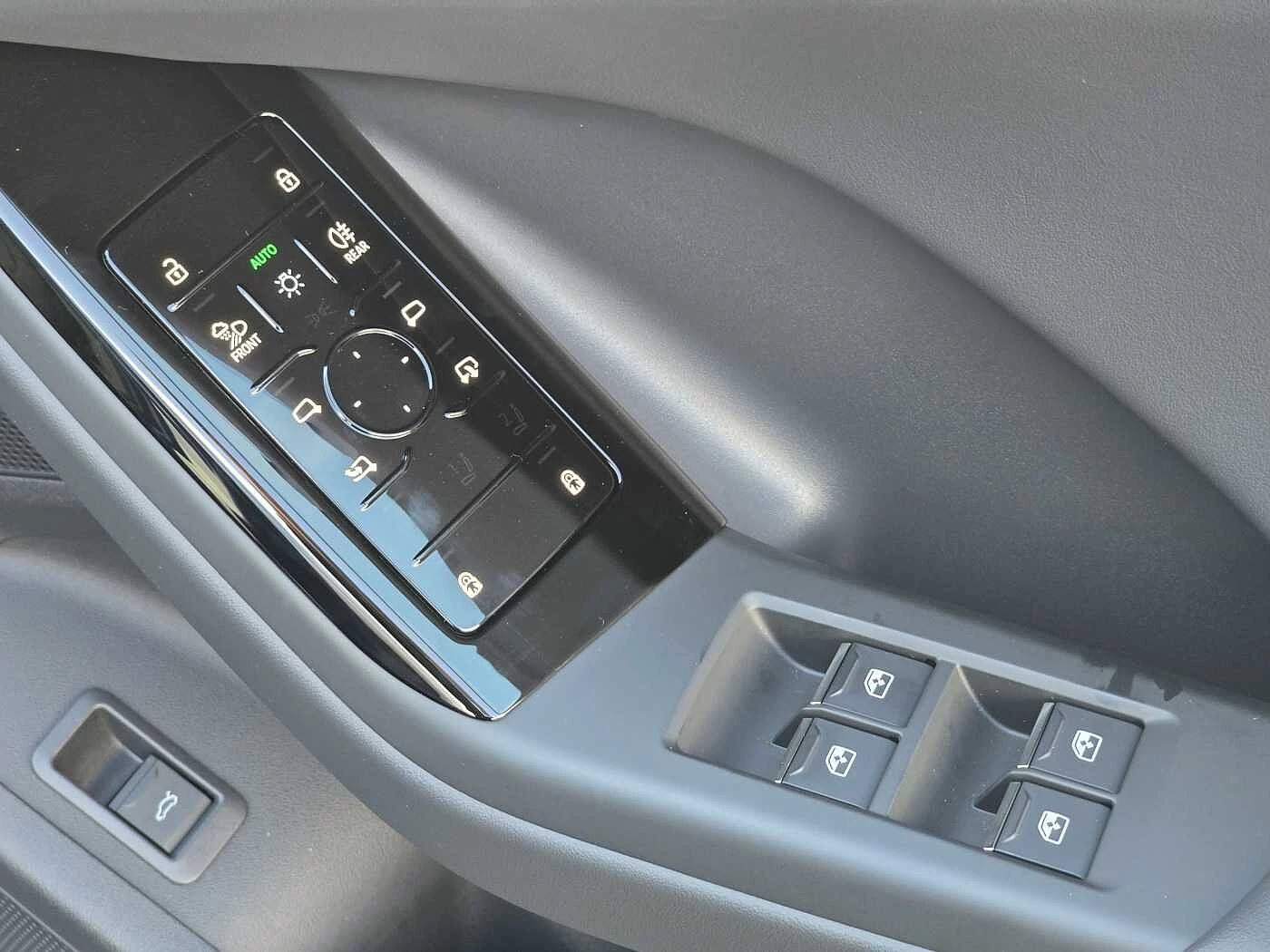 Audi-Q6 e-tron-image-40