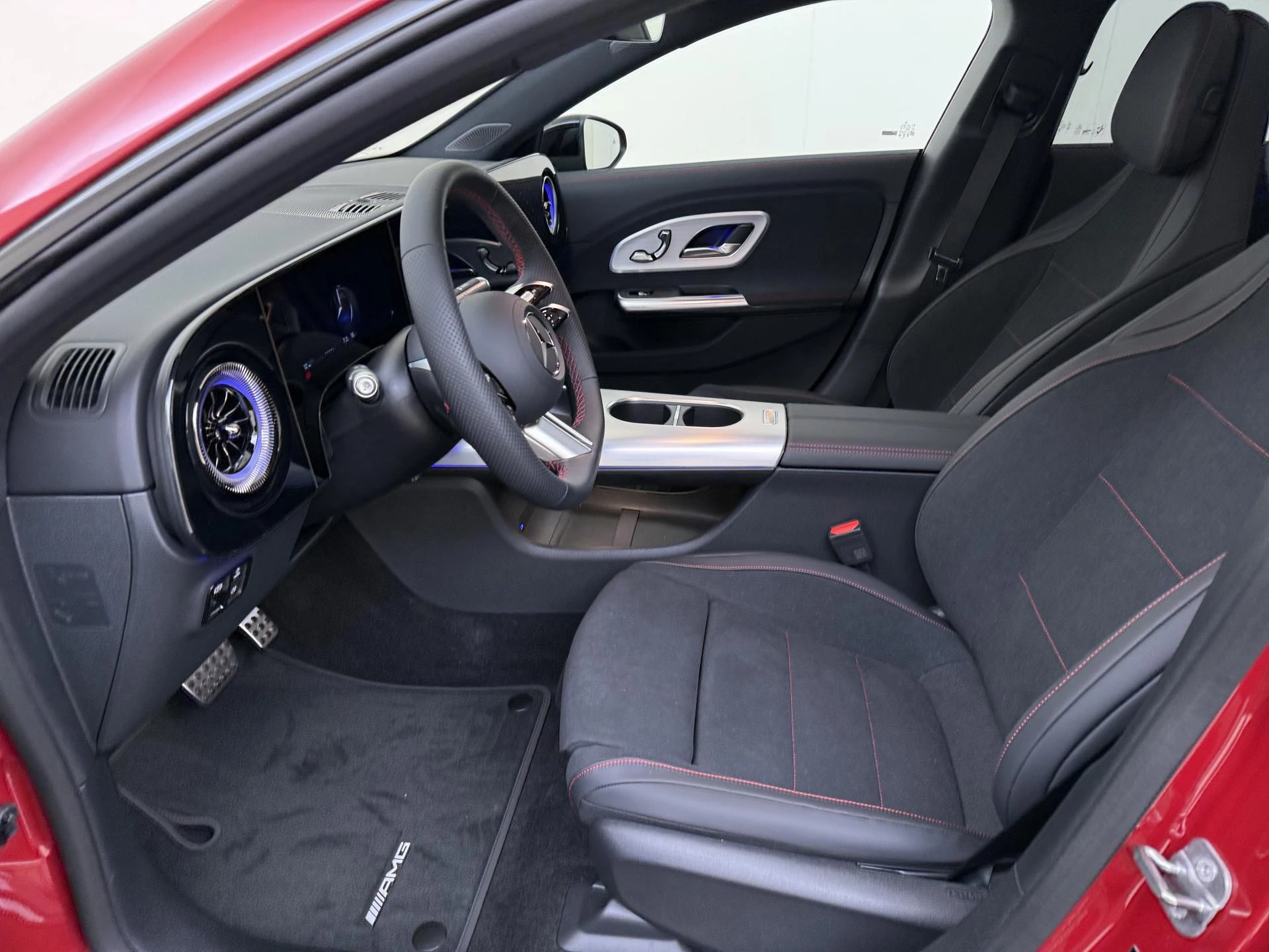 Mercedes-Benz-CLA-image-10