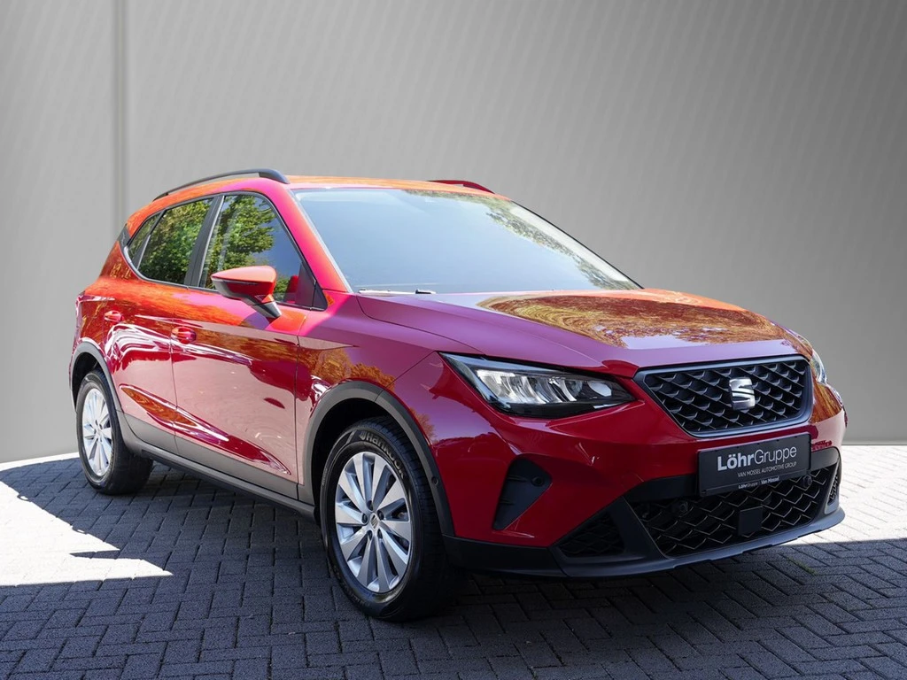 SEAT-Arona-image-2