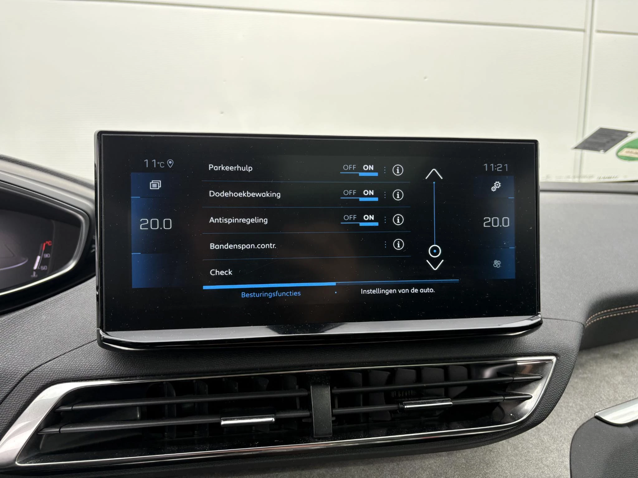 Peugeot-5008-image-19