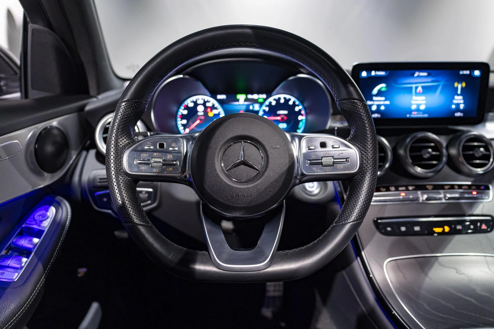 Mercedes-Benz-GLC-image-16