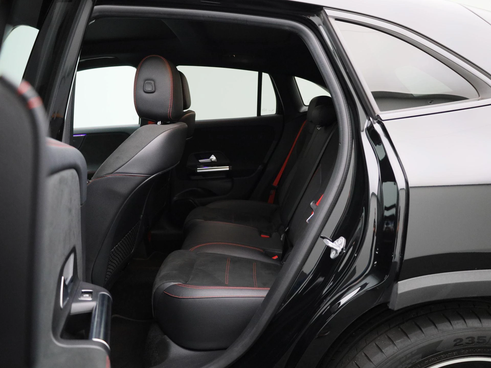 Mercedes-Benz-GLA-image-9