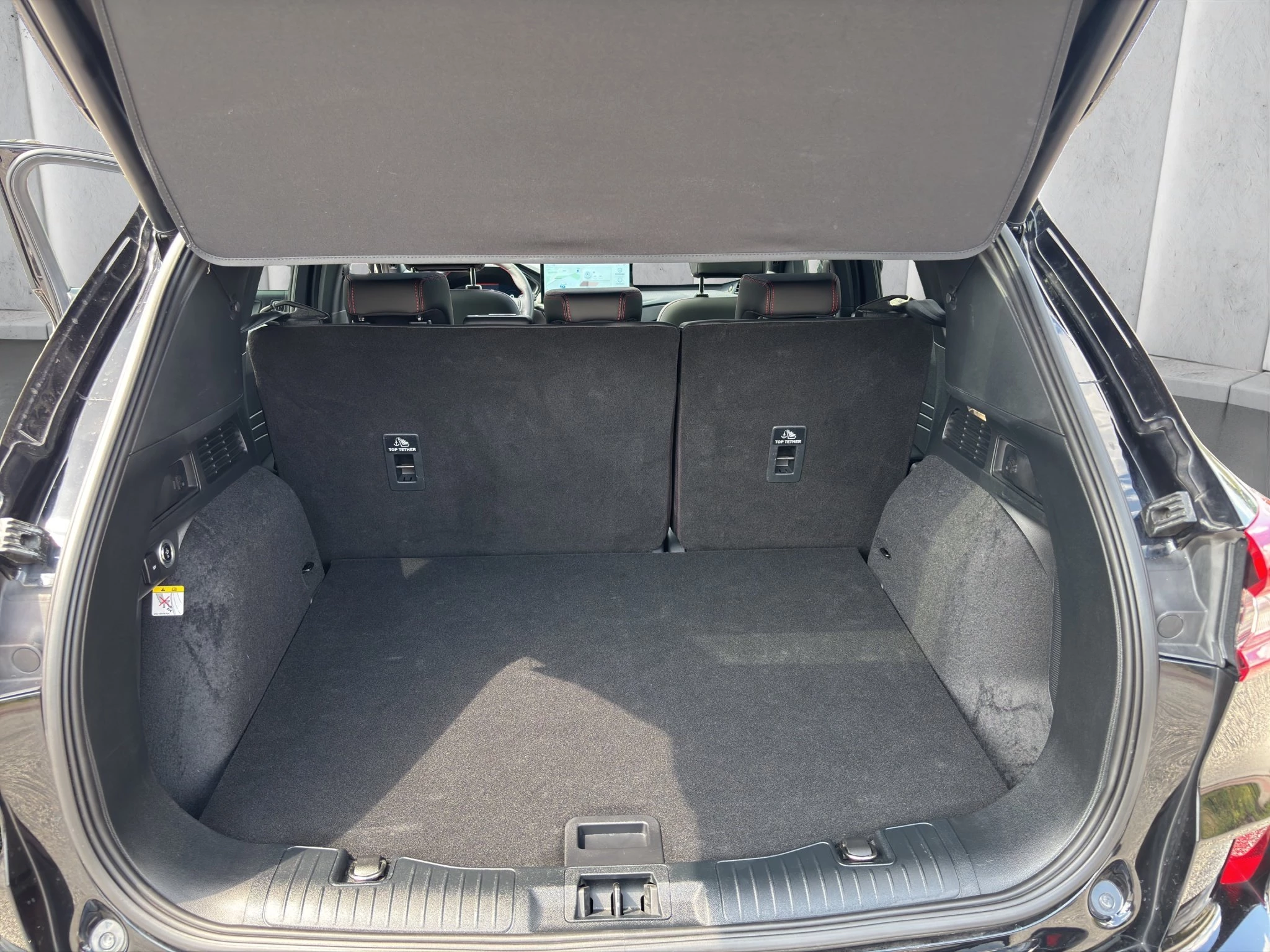 Ford Kuga ST-Line X Aut.*PANO*AHK*360GRAD*LED-MATRIX*NAVI*GRA*WINTER-PKT..