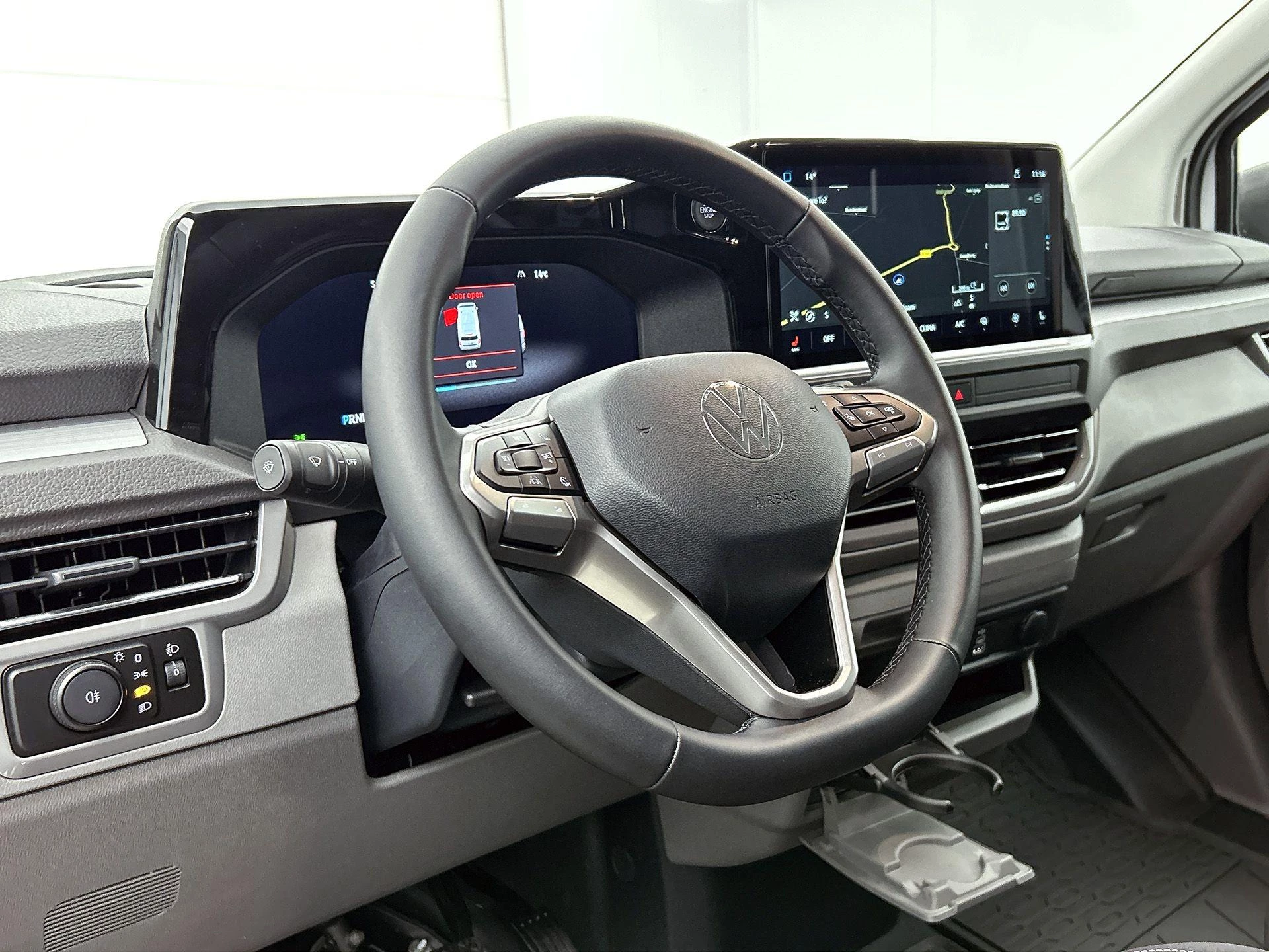 Volkswagen-e-Transporter-image-25