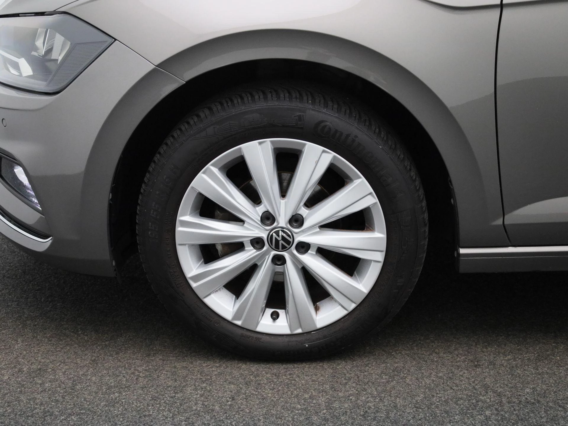 Volkswagen-Polo-image-10