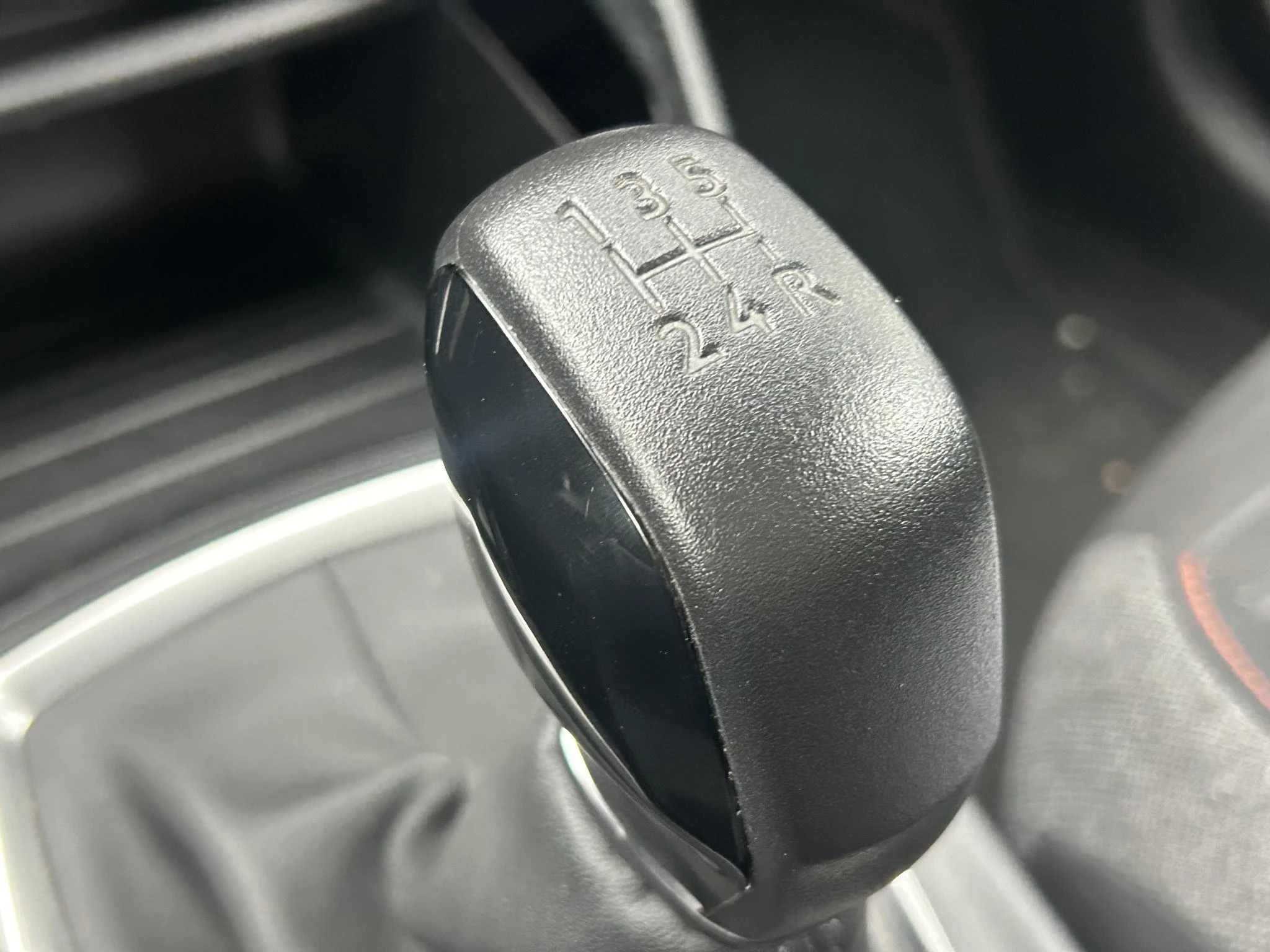 Peugeot-208-image-12
