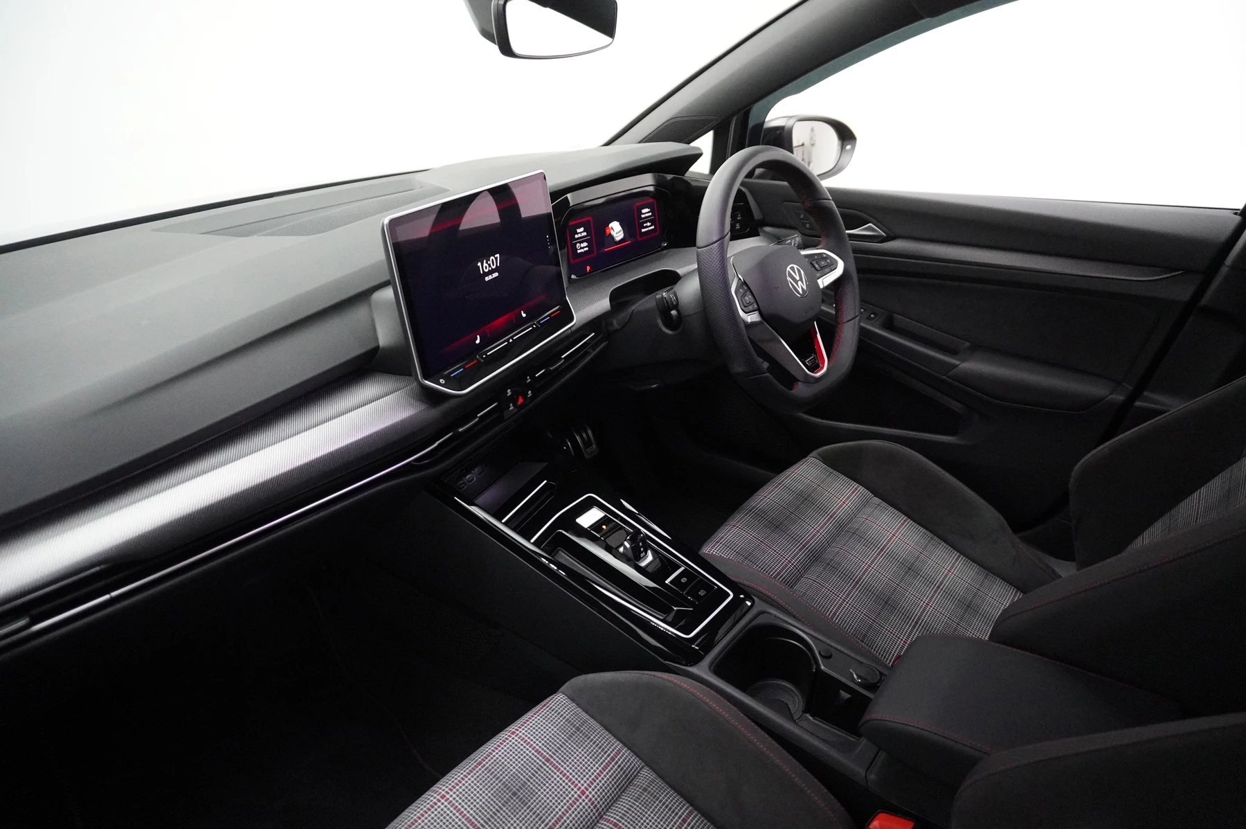 Volkswagen-Golf-image-1