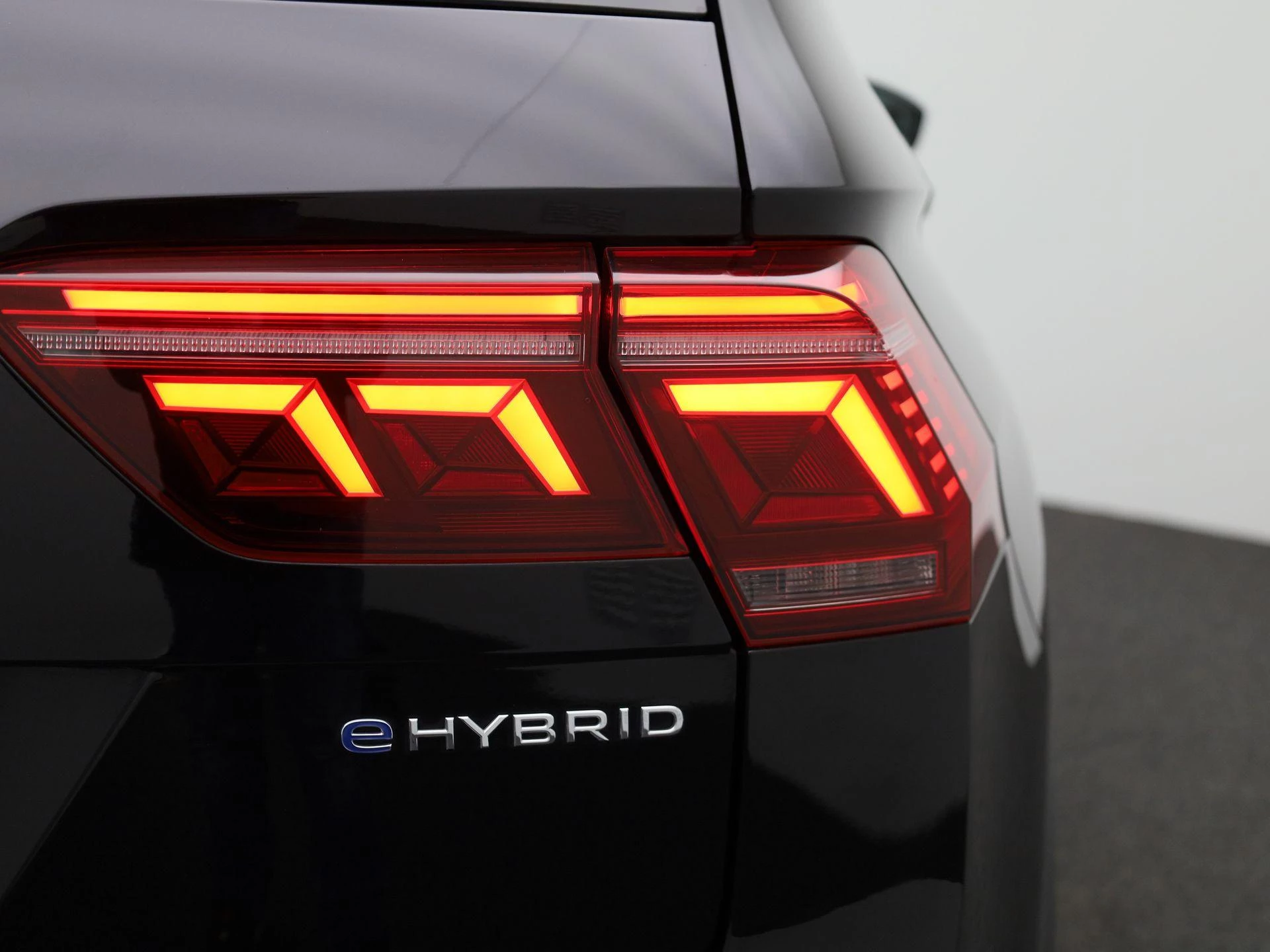 Volkswagen-Tiguan-image-49