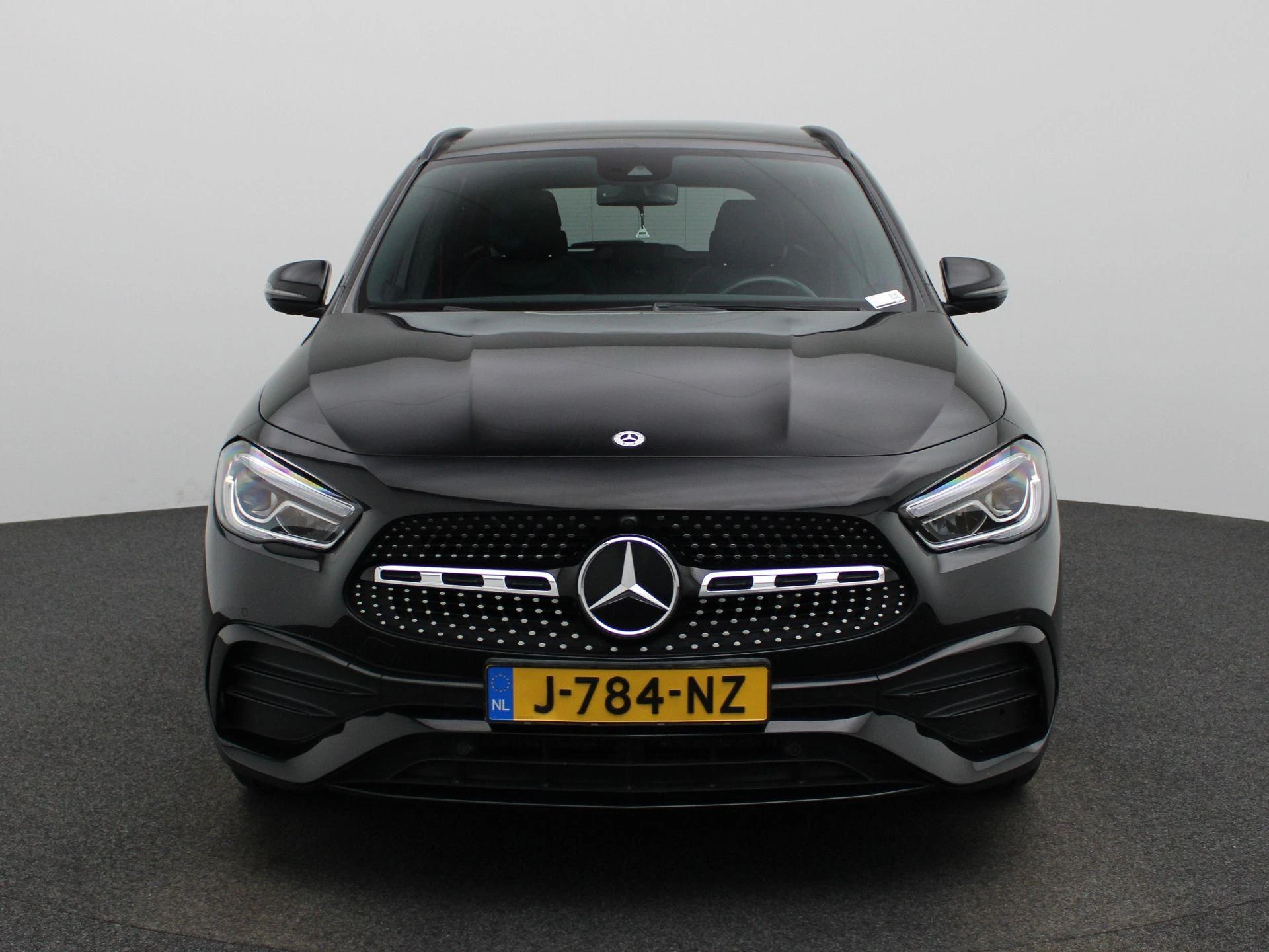 Mercedes-Benz-GLA-image-2