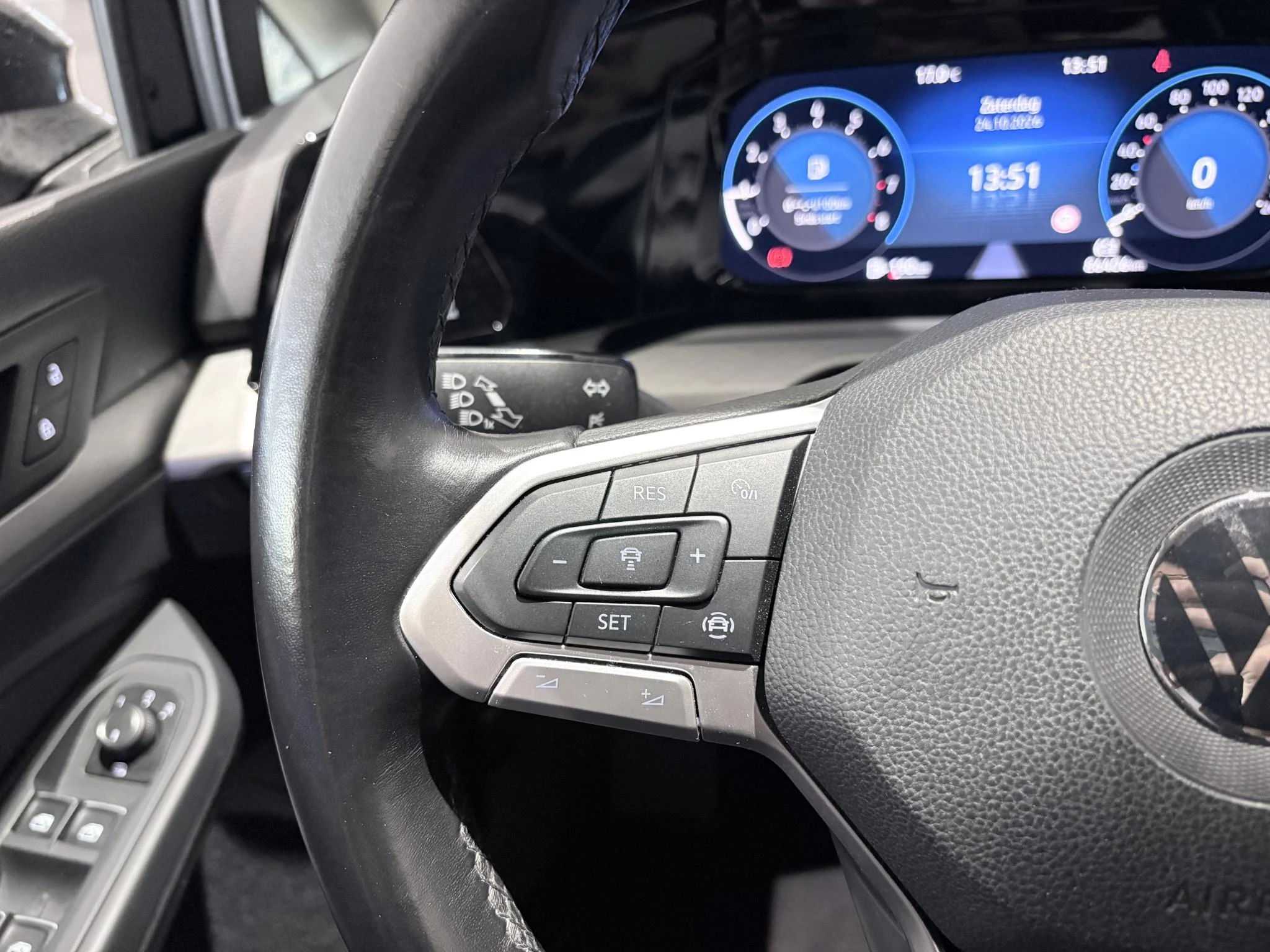Volkswagen-Golf-image-16