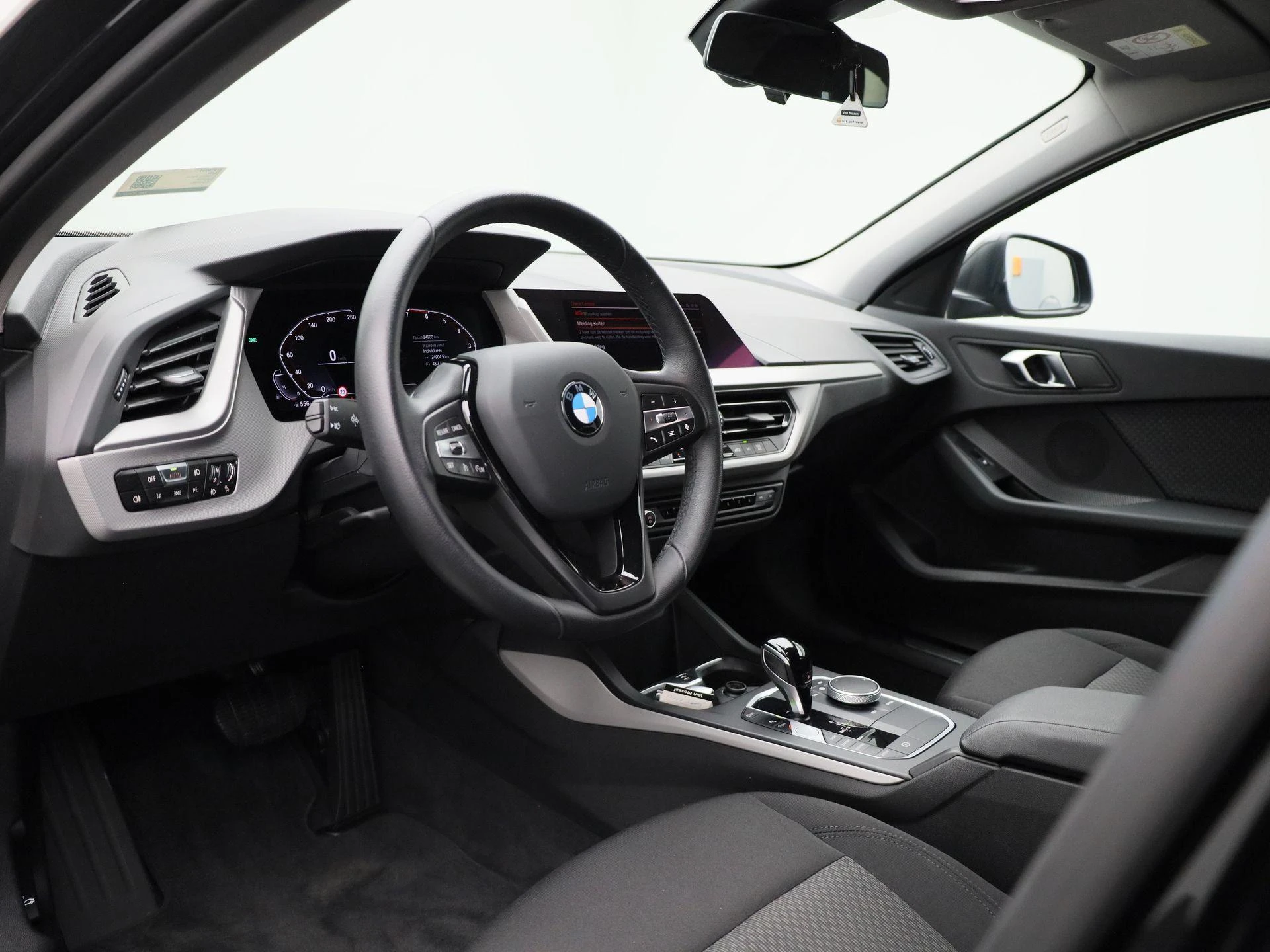 BMW-1 Reeks-image-30