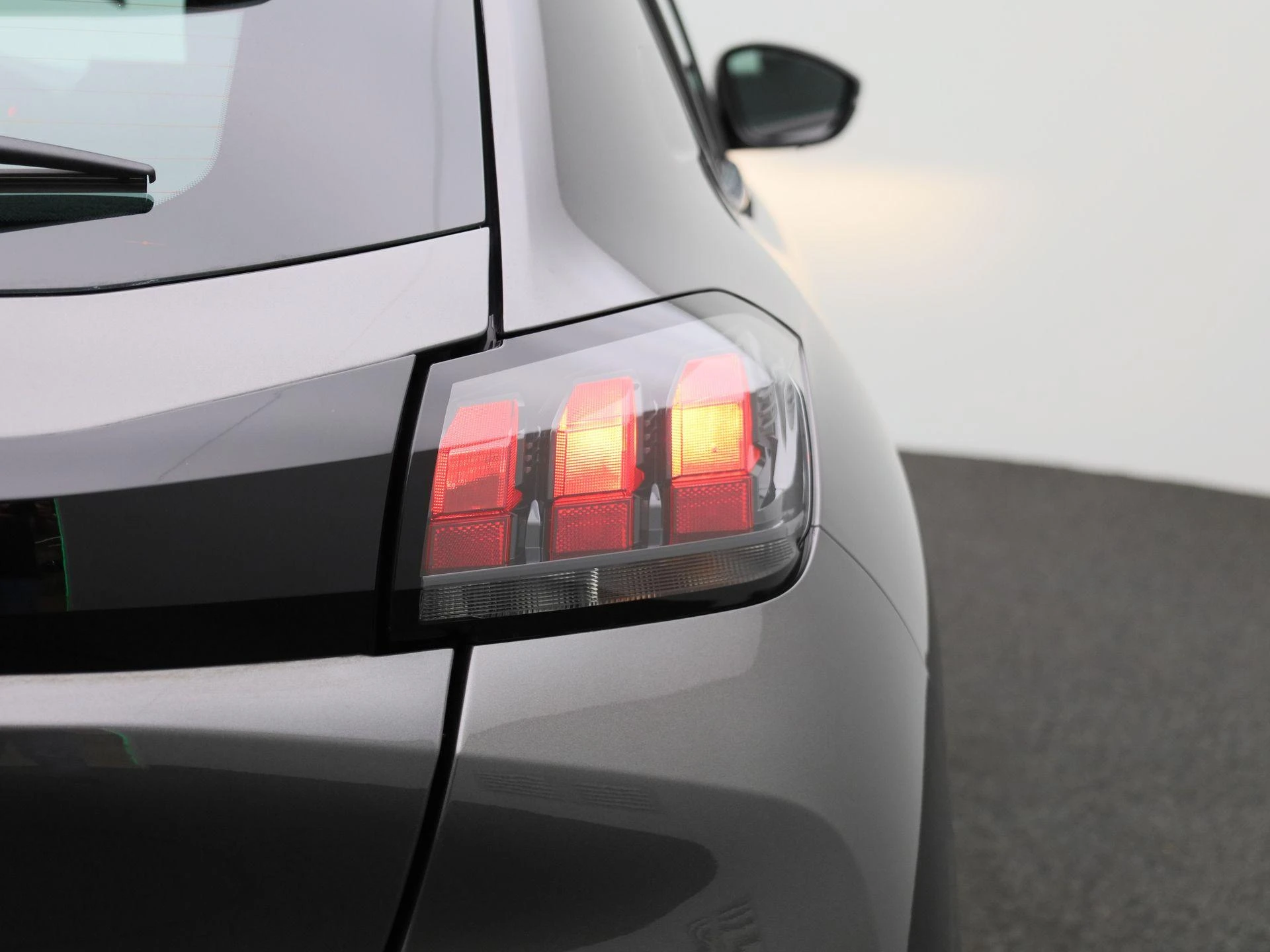 Peugeot-208-image-32