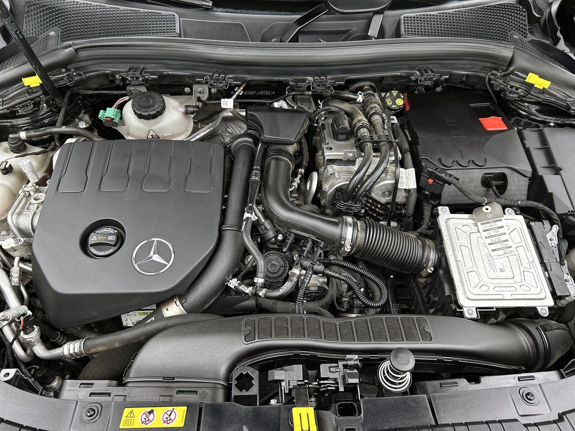 Mercedes-Benz-GLA-image-36