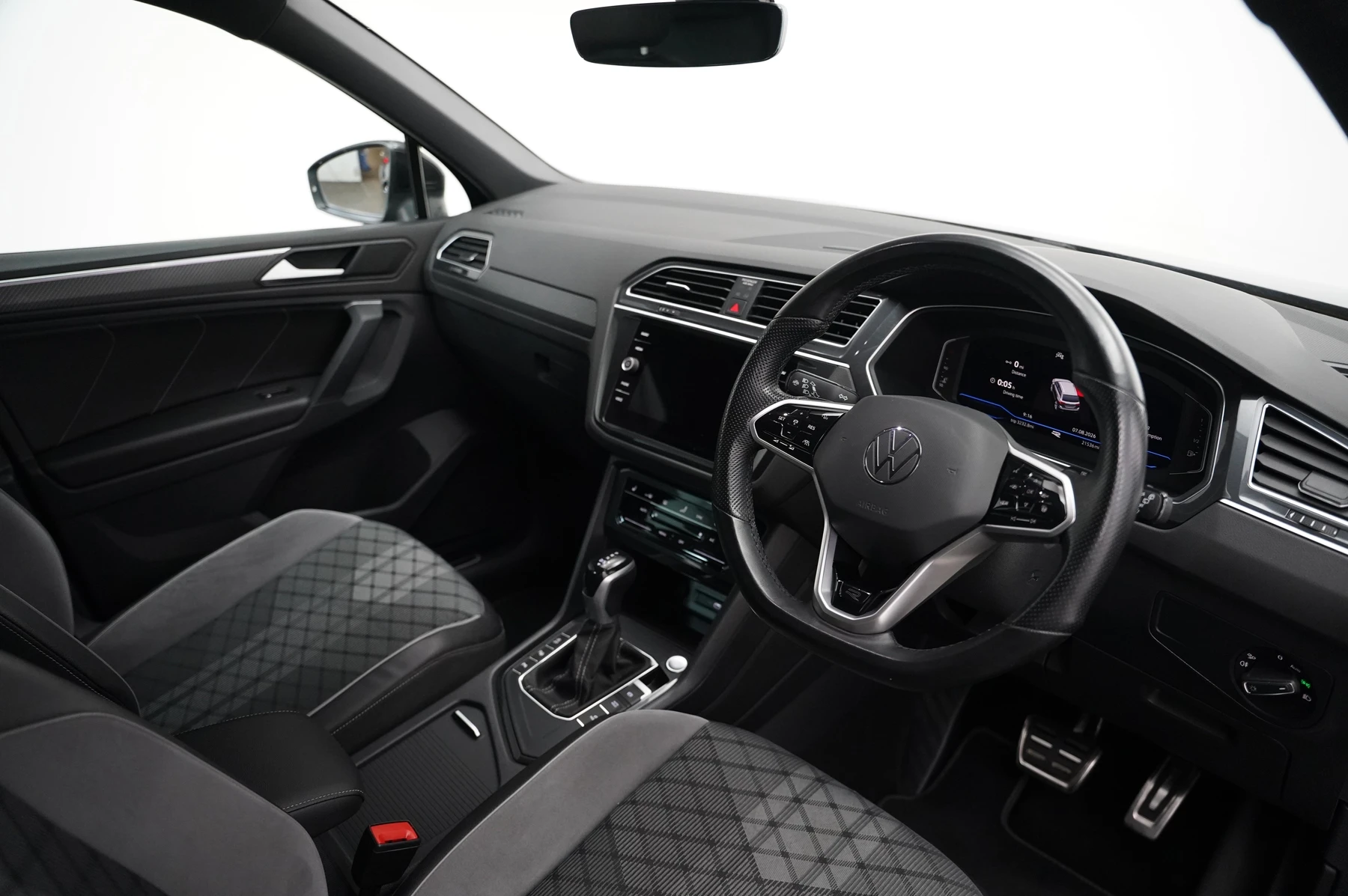 Volkswagen-Tiguan-image-5
