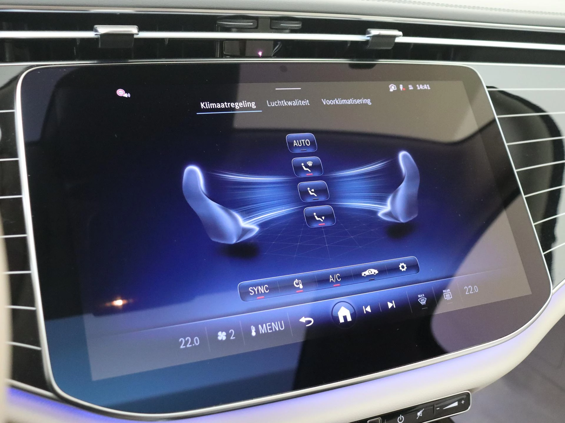 Mercedes-Benz-E-Klasse-image-22