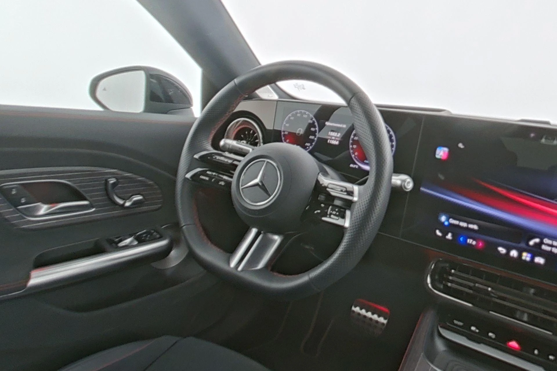 Mercedes-Benz-CLA-image-12
