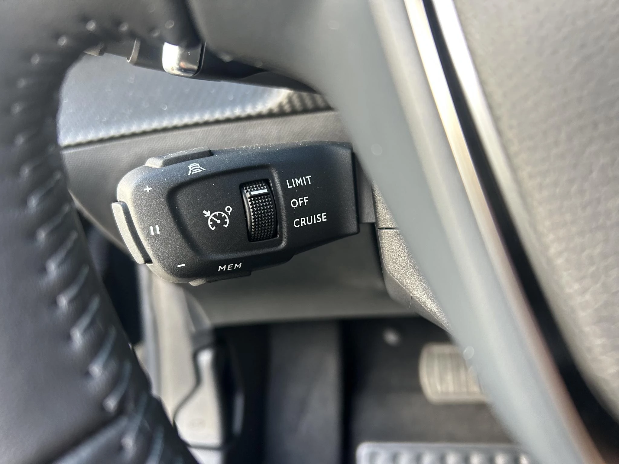 Peugeot-208-image-11