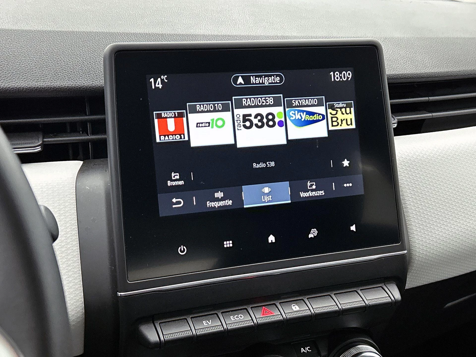 Renault-Clio-image-6