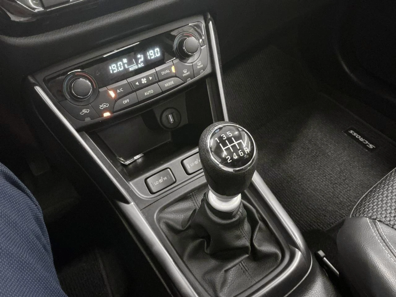 Suzuki-S-Cross-image-12