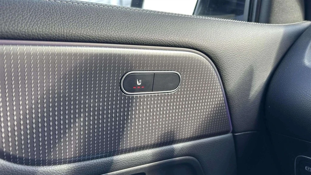 Mercedes-Benz-EQA-image-10
