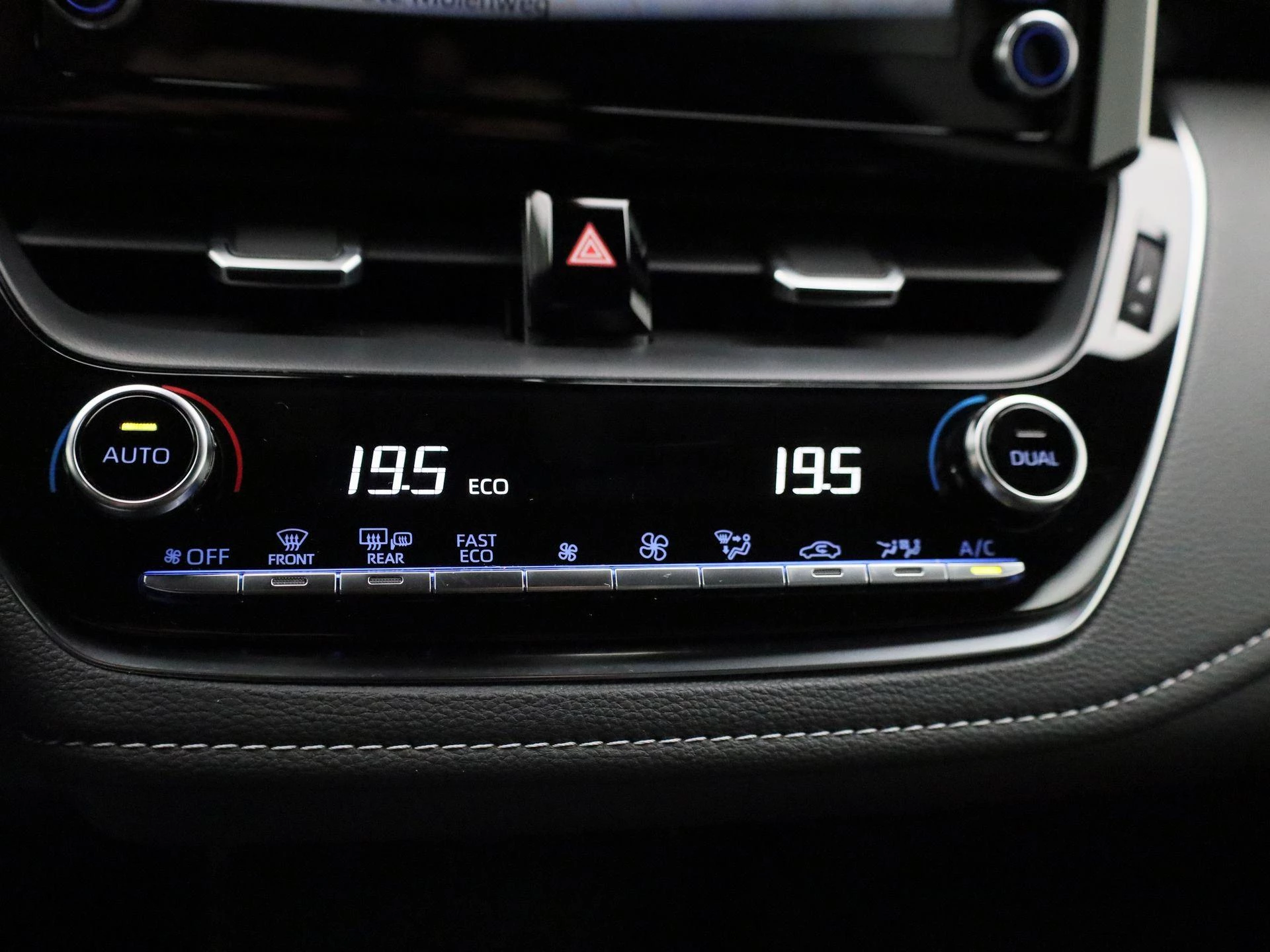 Toyota-Corolla Touring Sports-image-19