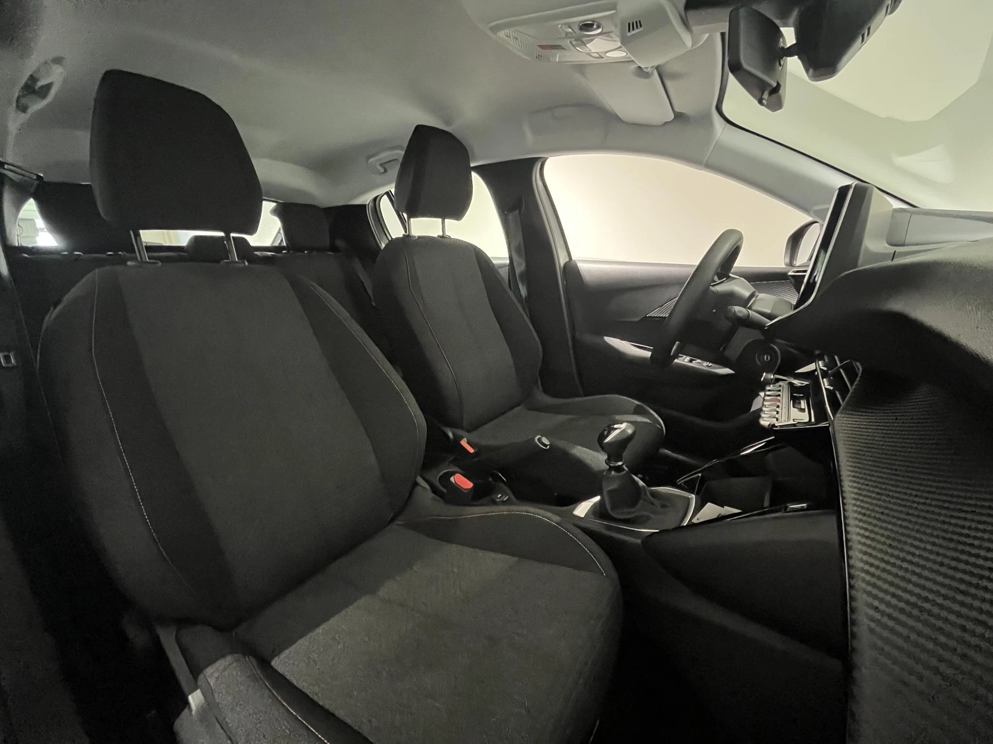 Peugeot-208-image-14