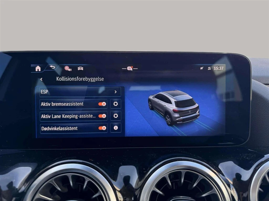 Mercedes-Benz-EQA-image-12