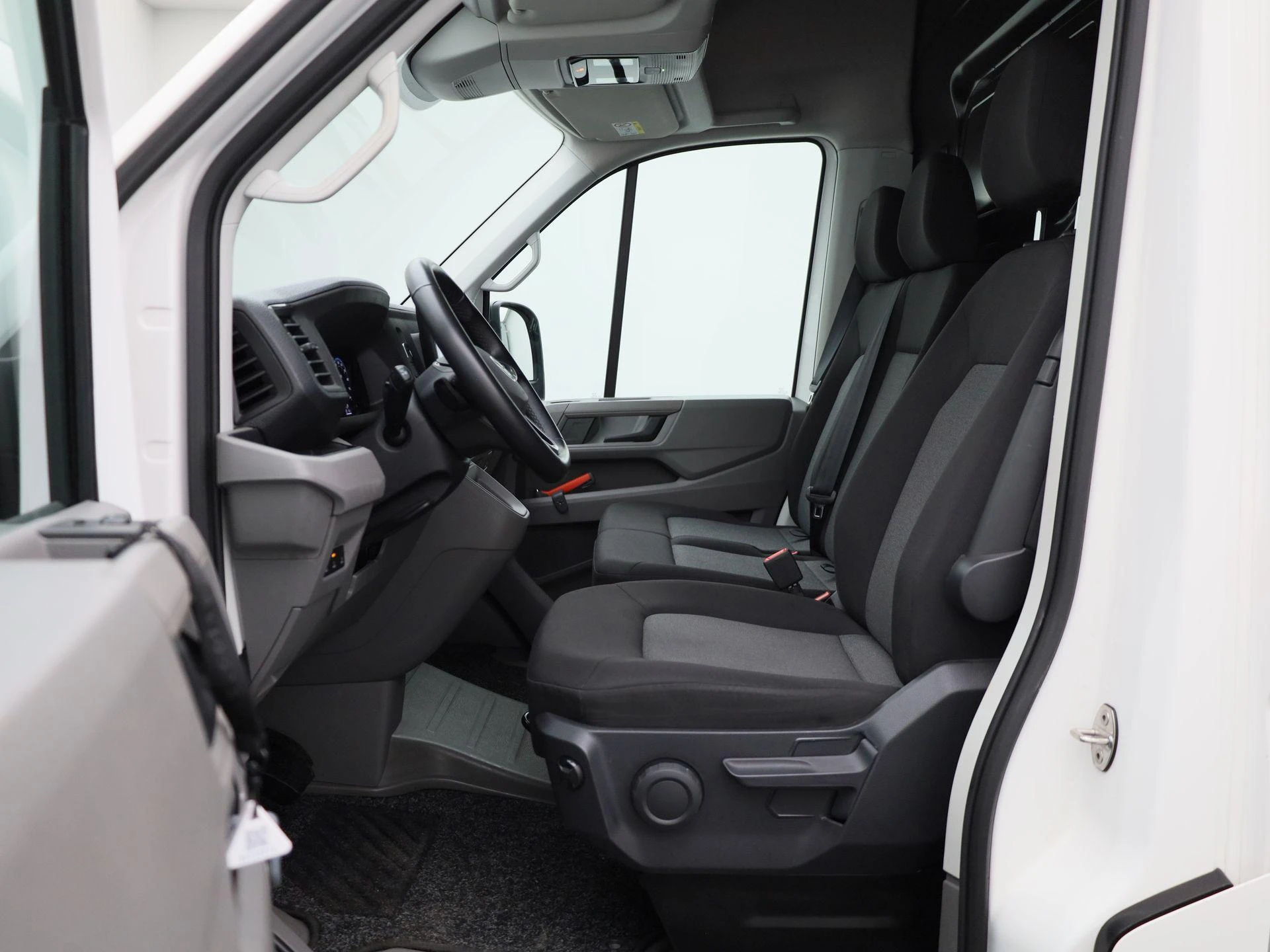 Volkswagen Crafter 2.0 TDI L3H3 Highline 140PK