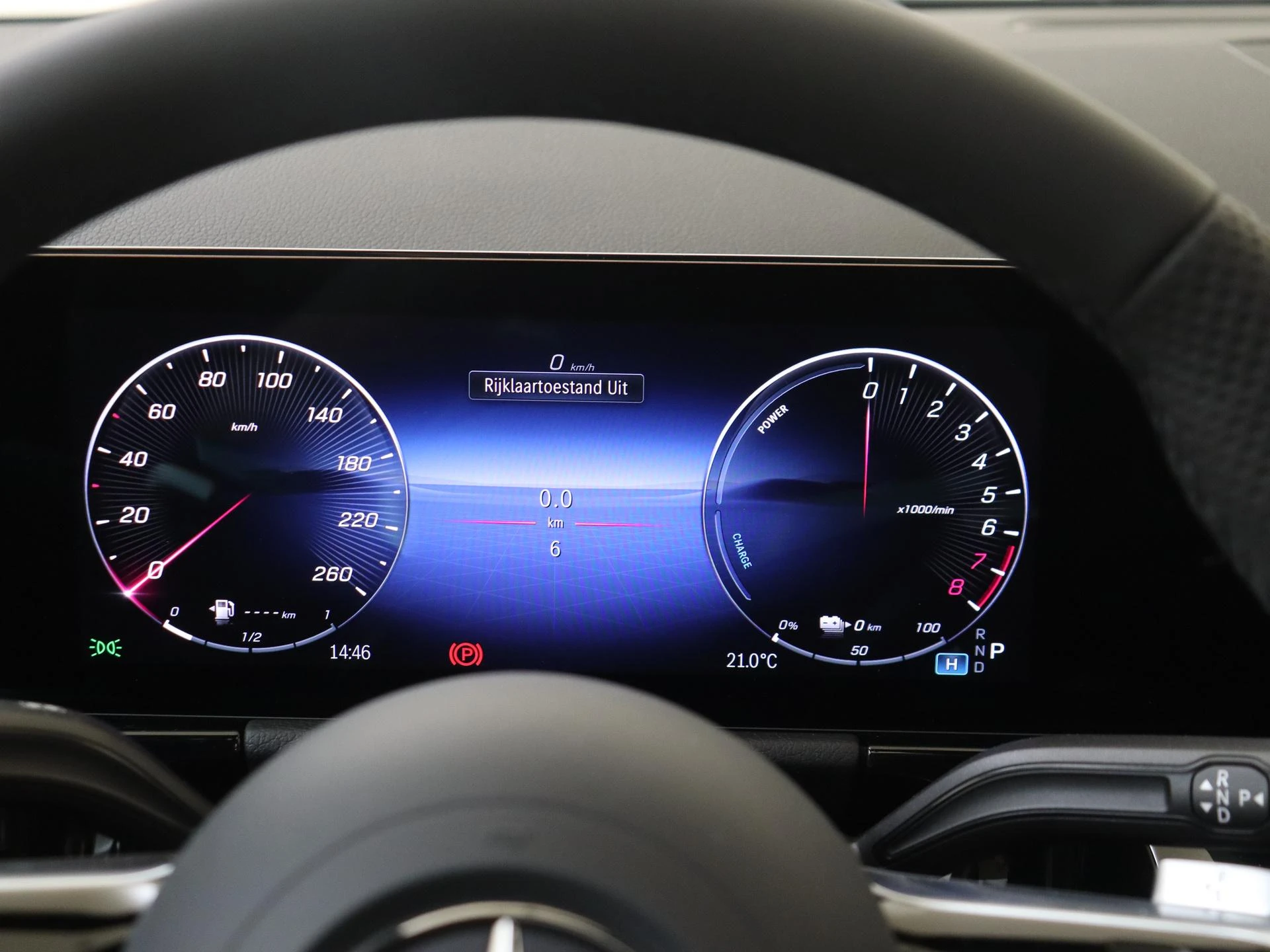 Mercedes-Benz-GLA-image-11