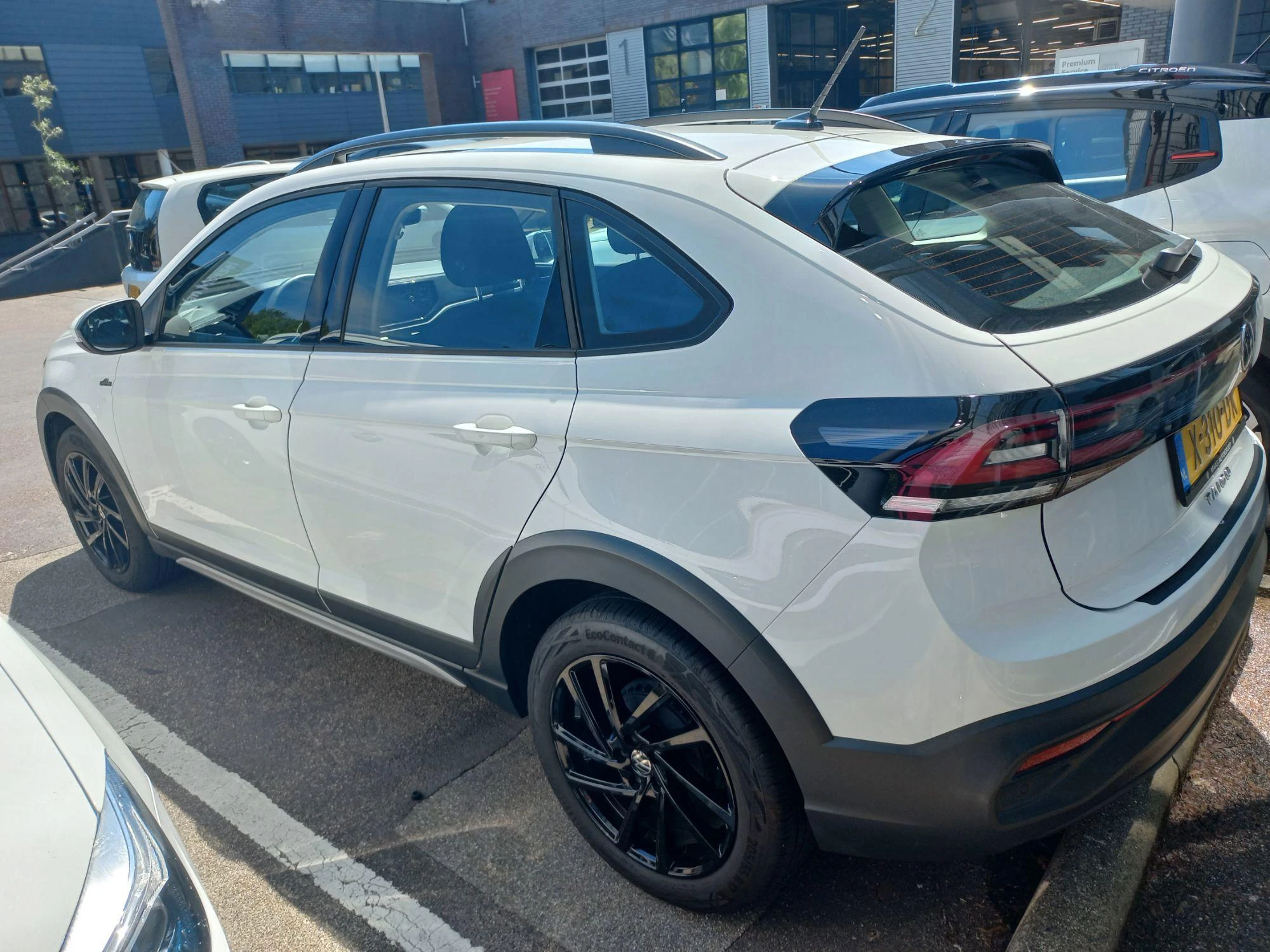 Volkswagen-Taigo-image-2