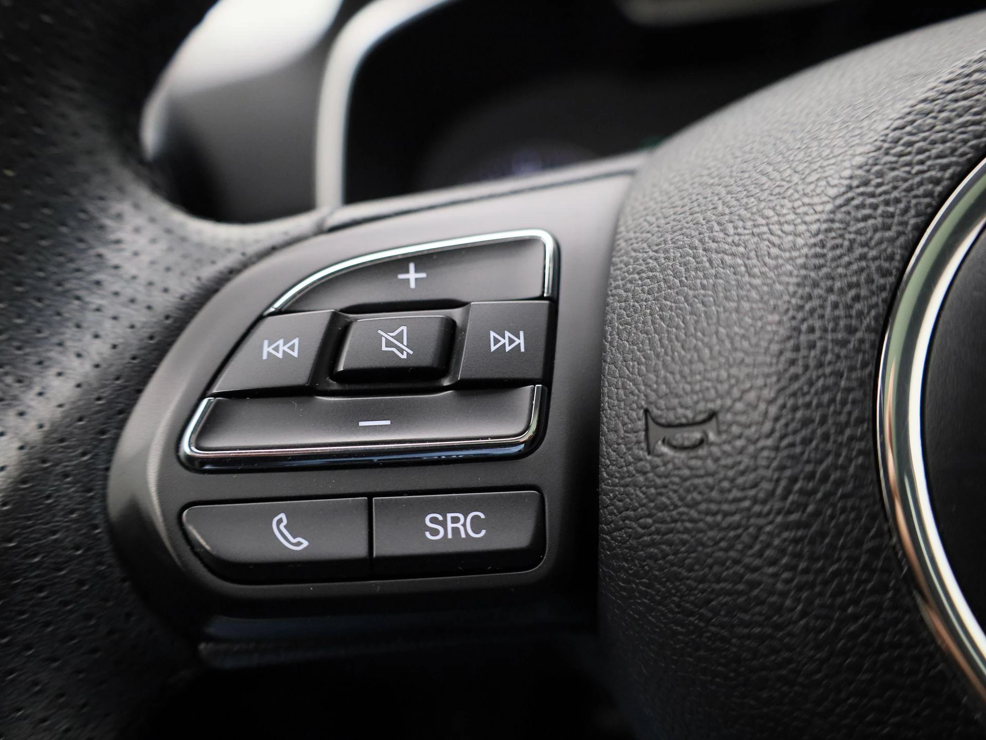 MG-ZS EV-image-17