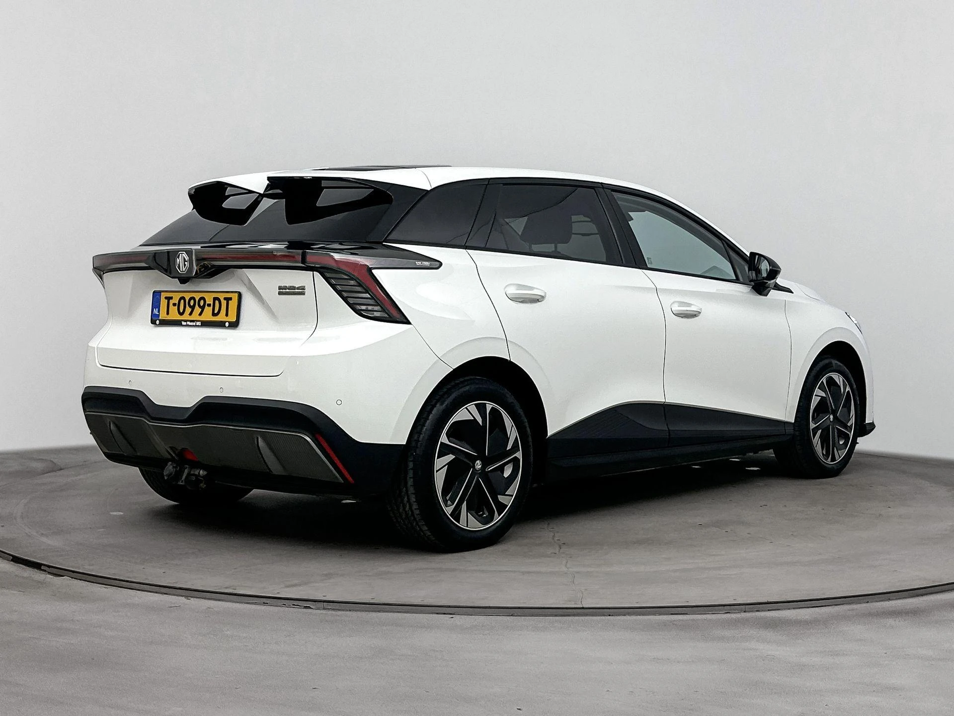 MG-MG4 EV-image-3