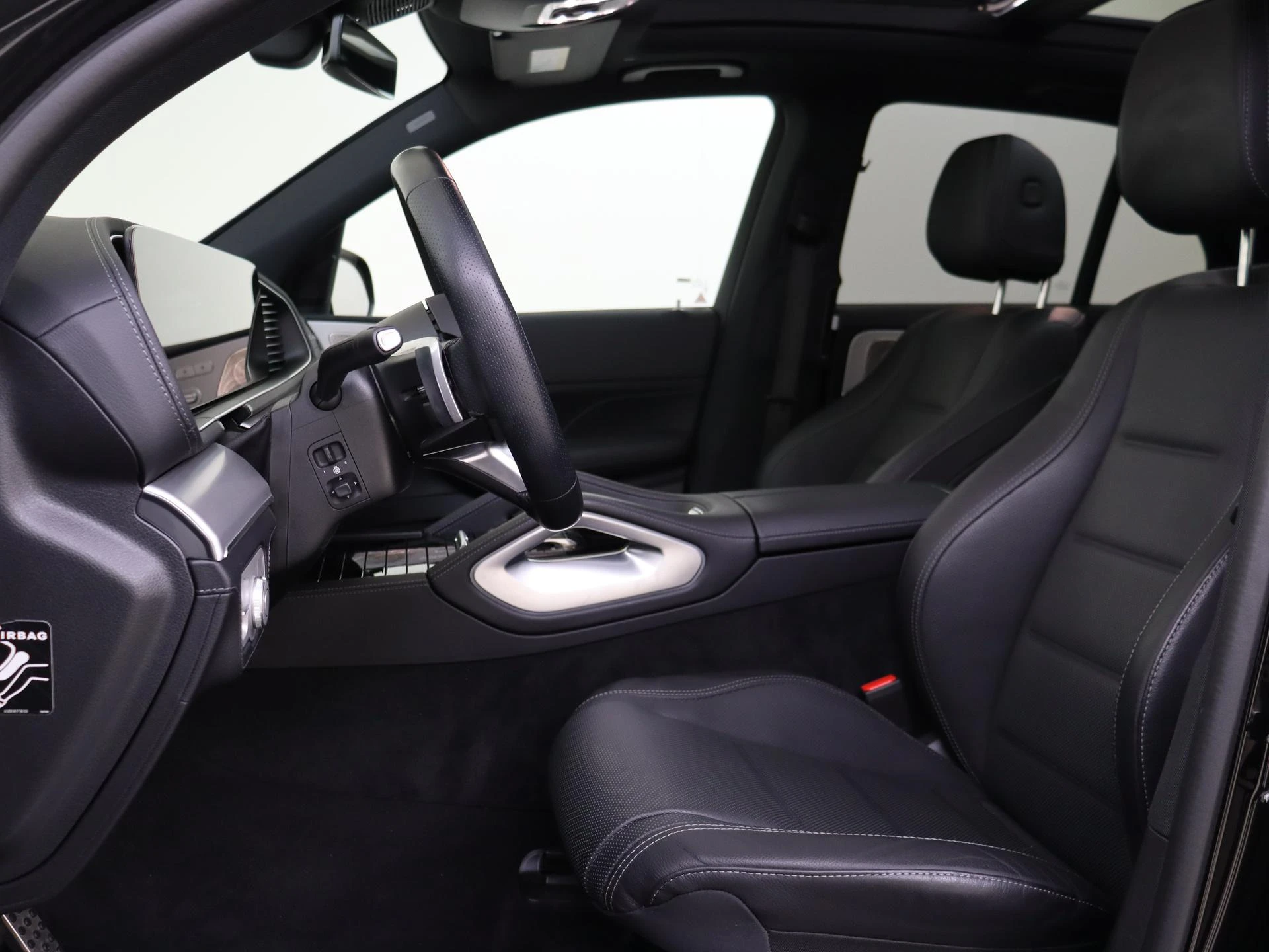 Mercedes-Benz-GLE-image-2