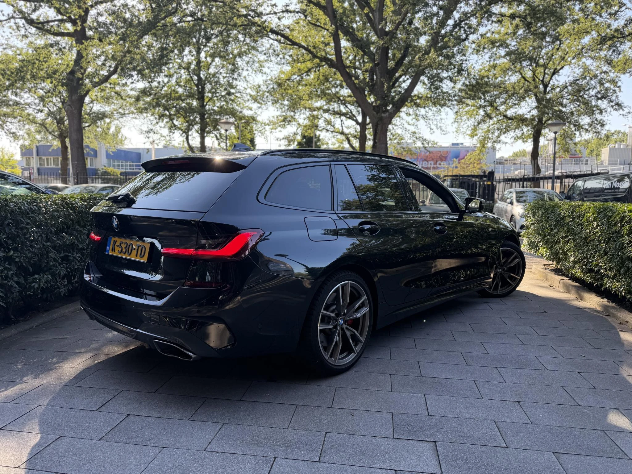BMW-3 Serie-image-1