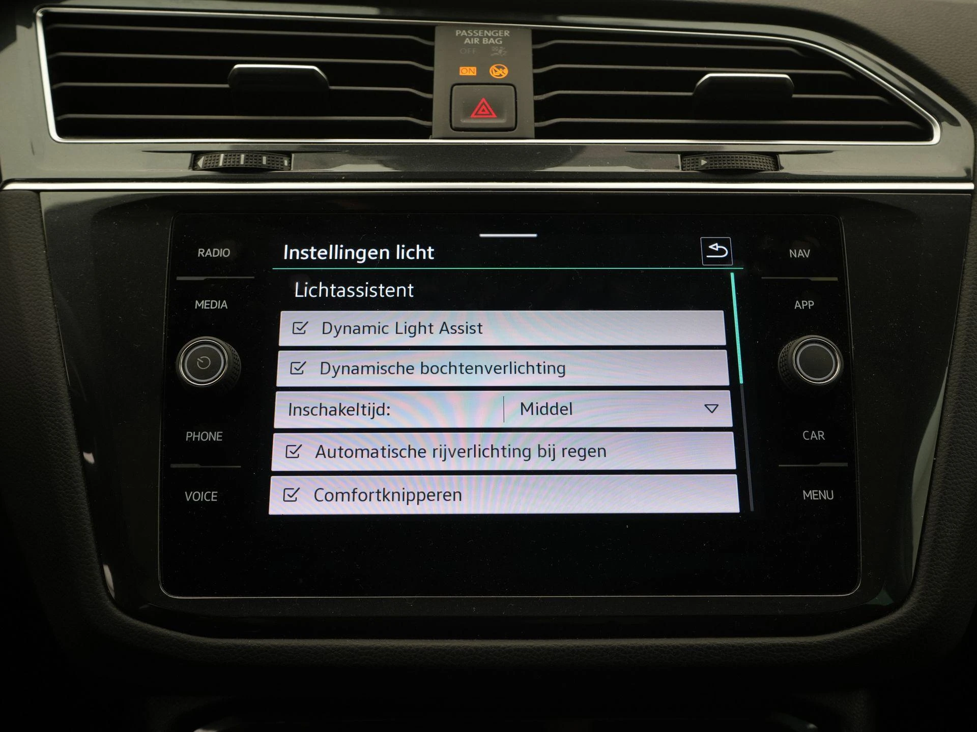 Volkswagen-Tiguan-image-16