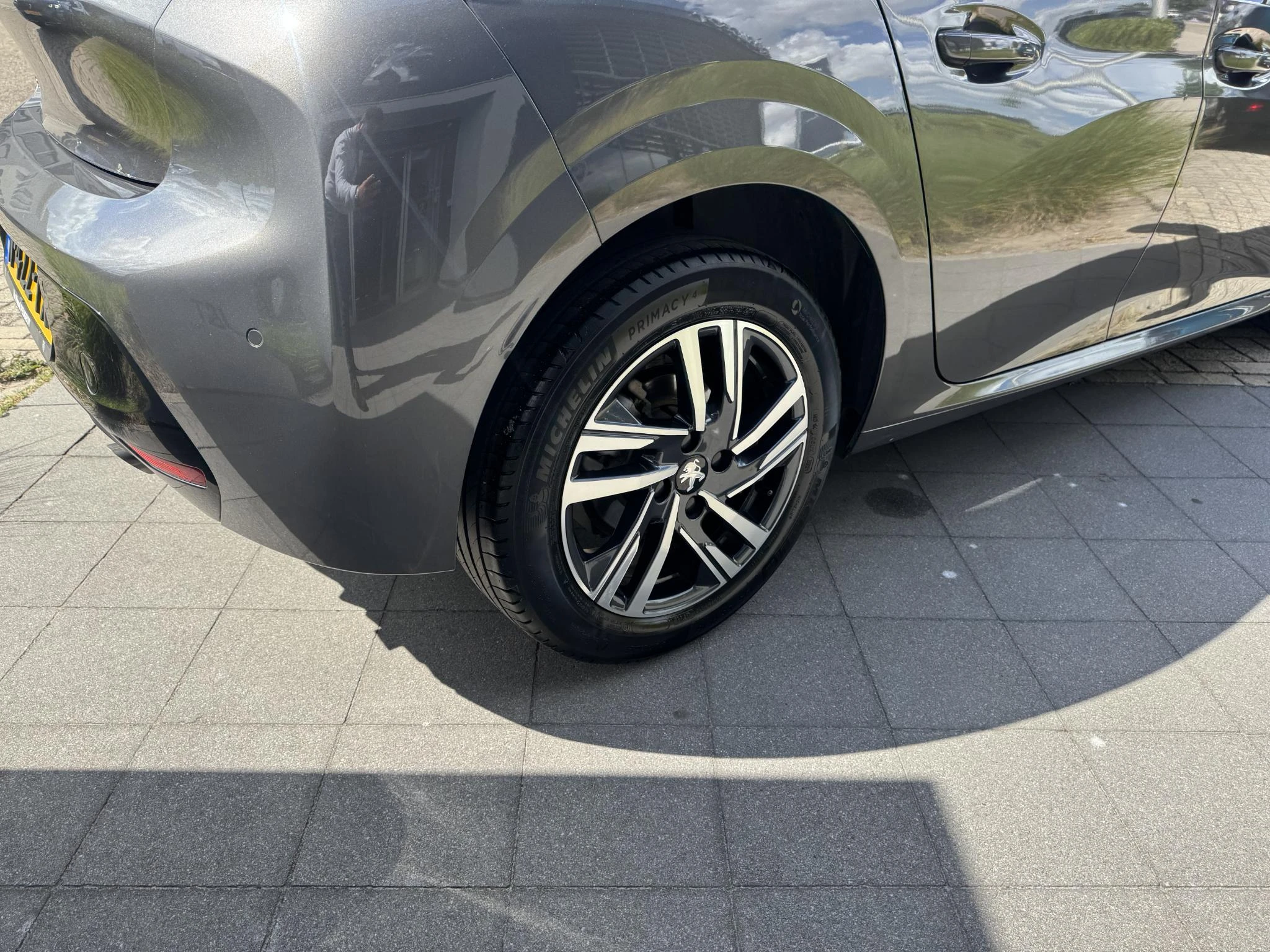 Peugeot-208-image-12