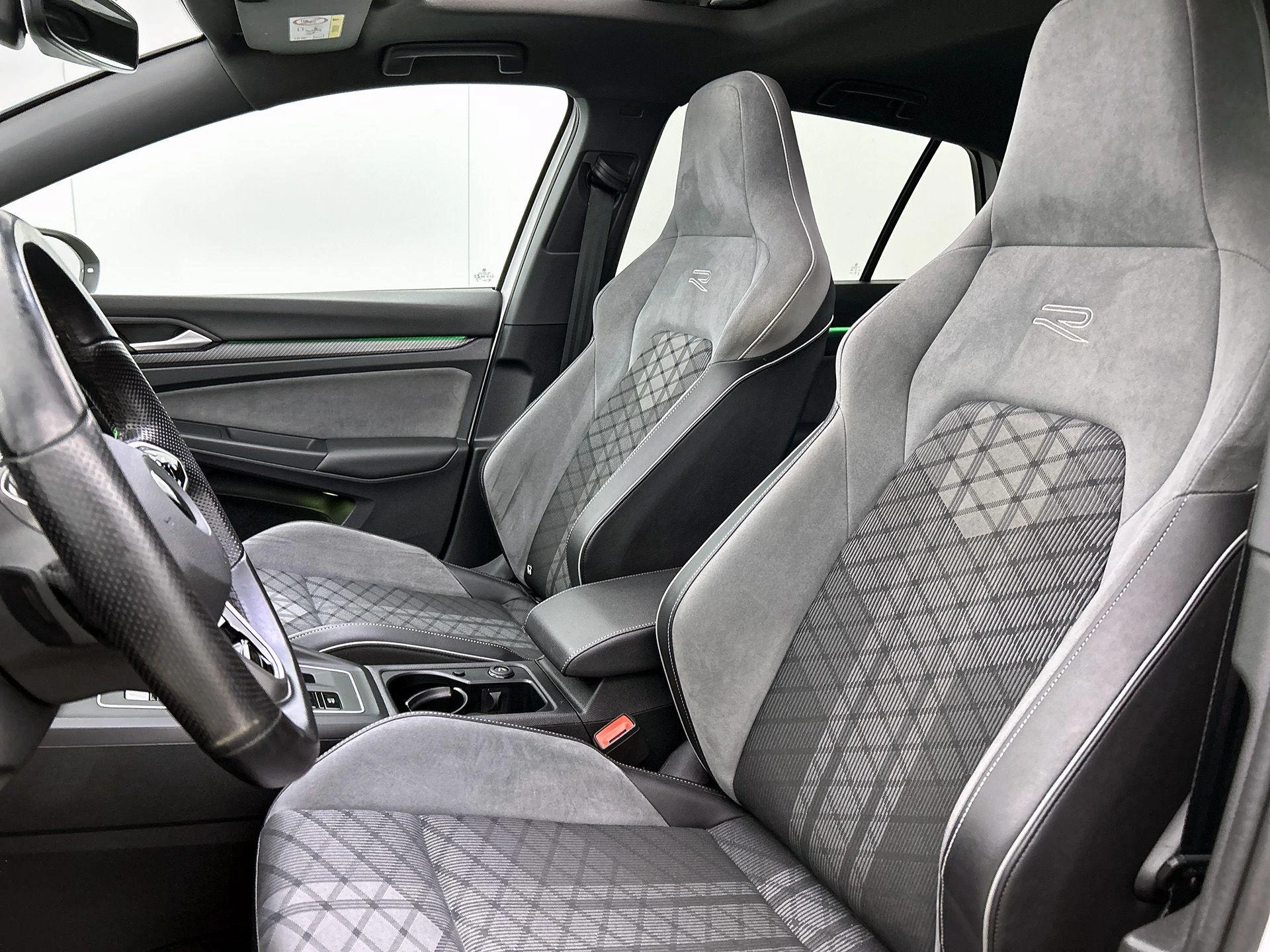 Volkswagen Golf 1.5 eTSI R-Line