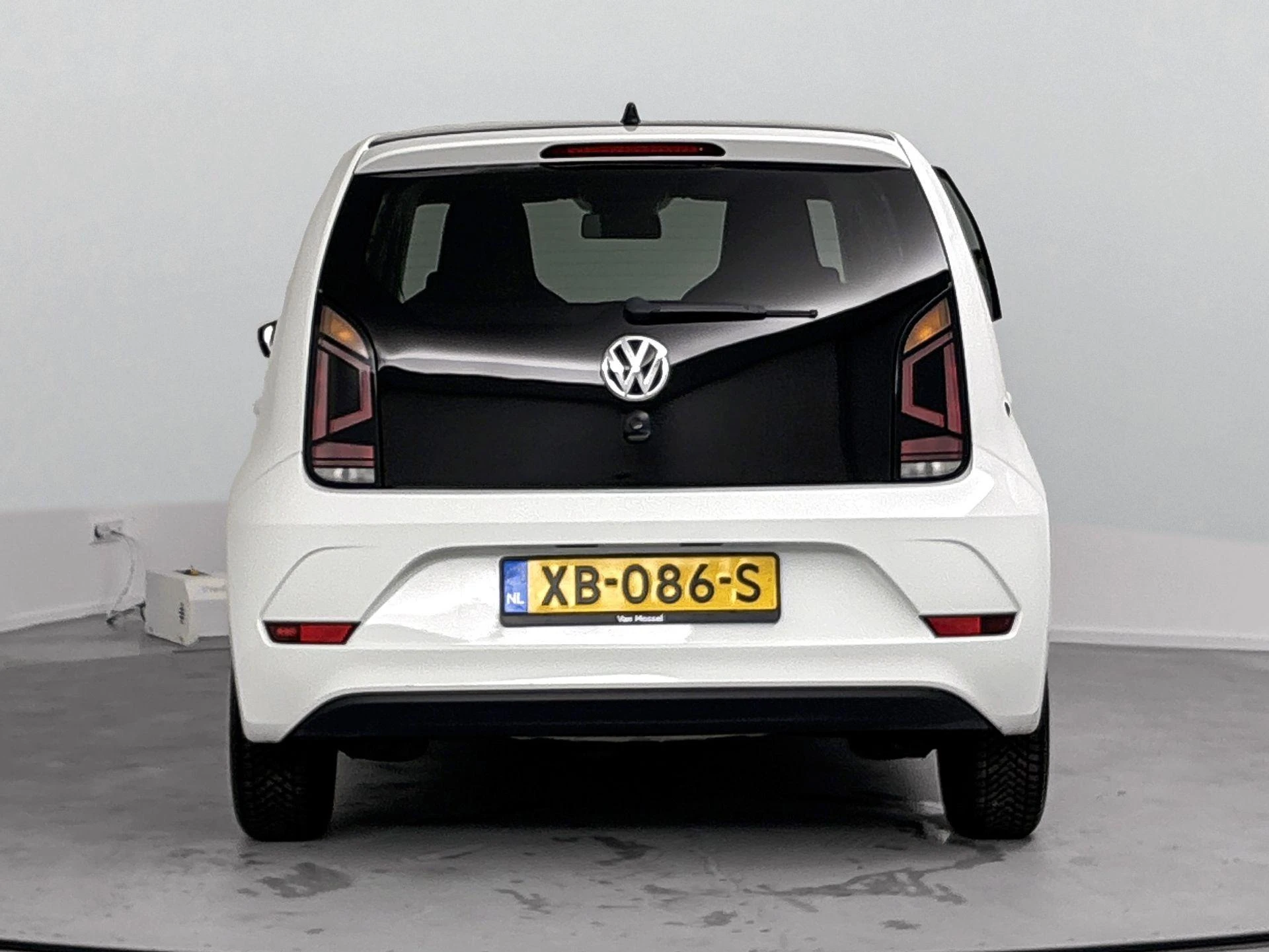 Volkswagen-up!-image-2