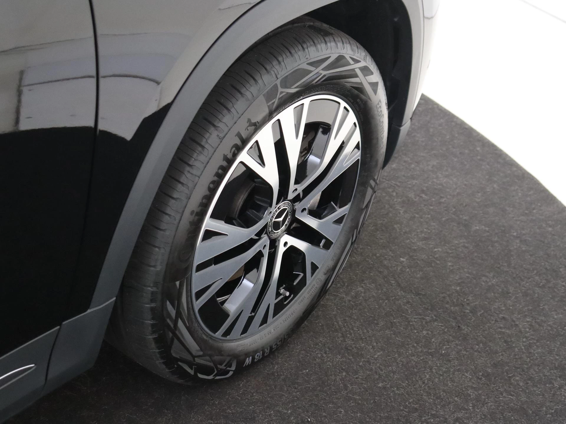 Mercedes-Benz-GLA-image-9