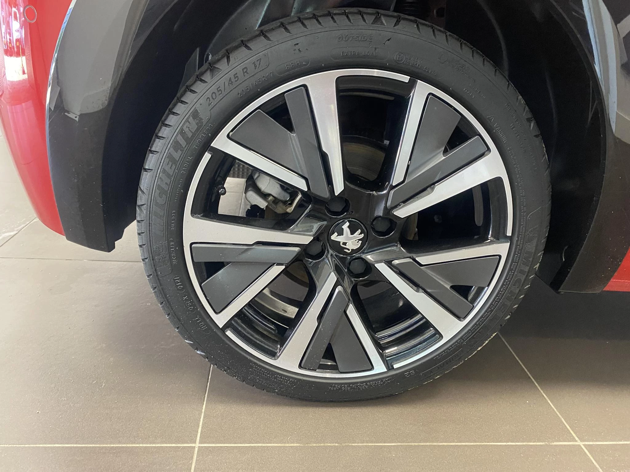 Peugeot-208-image-18