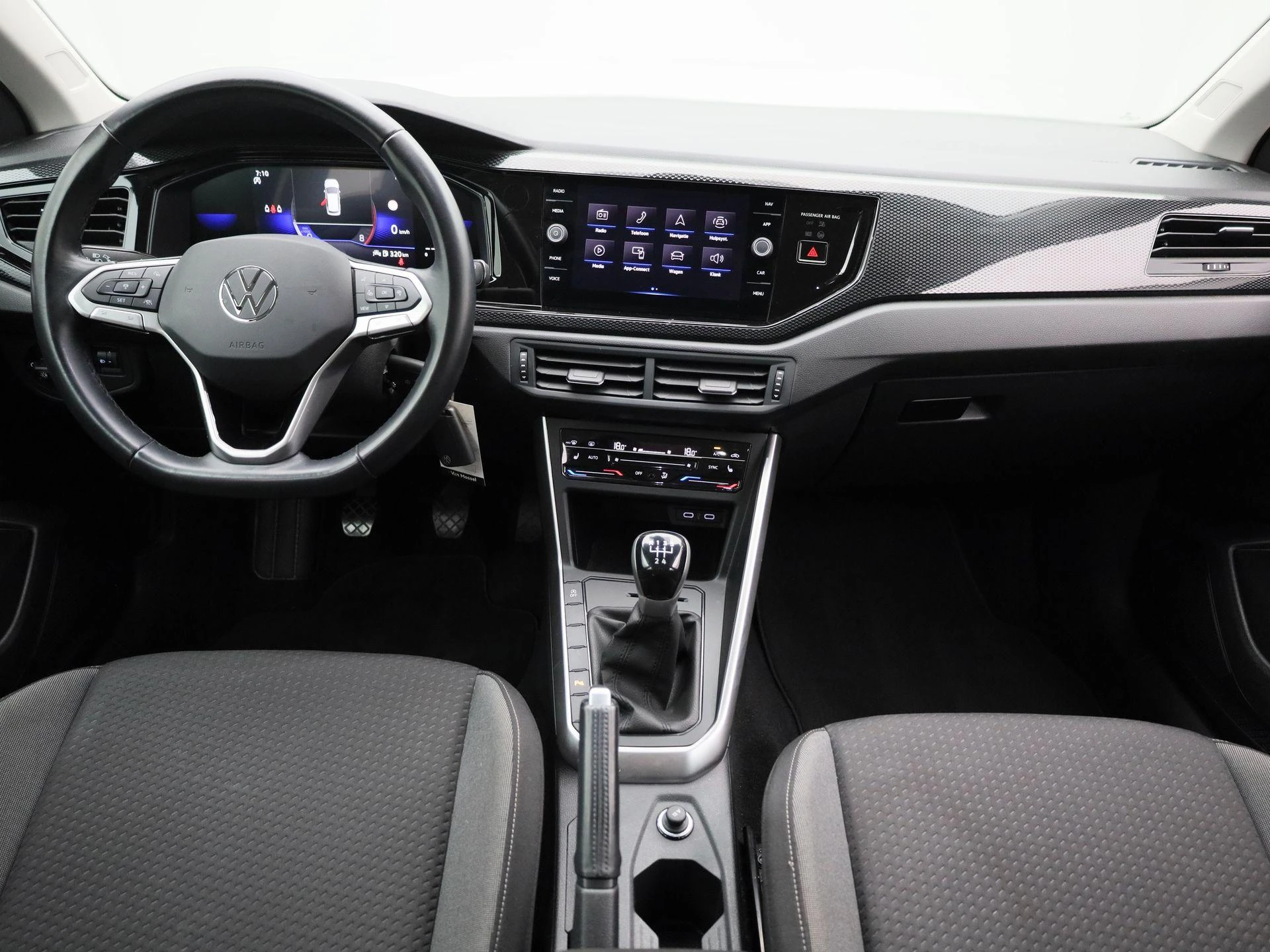 Volkswagen-Taigo-image-11