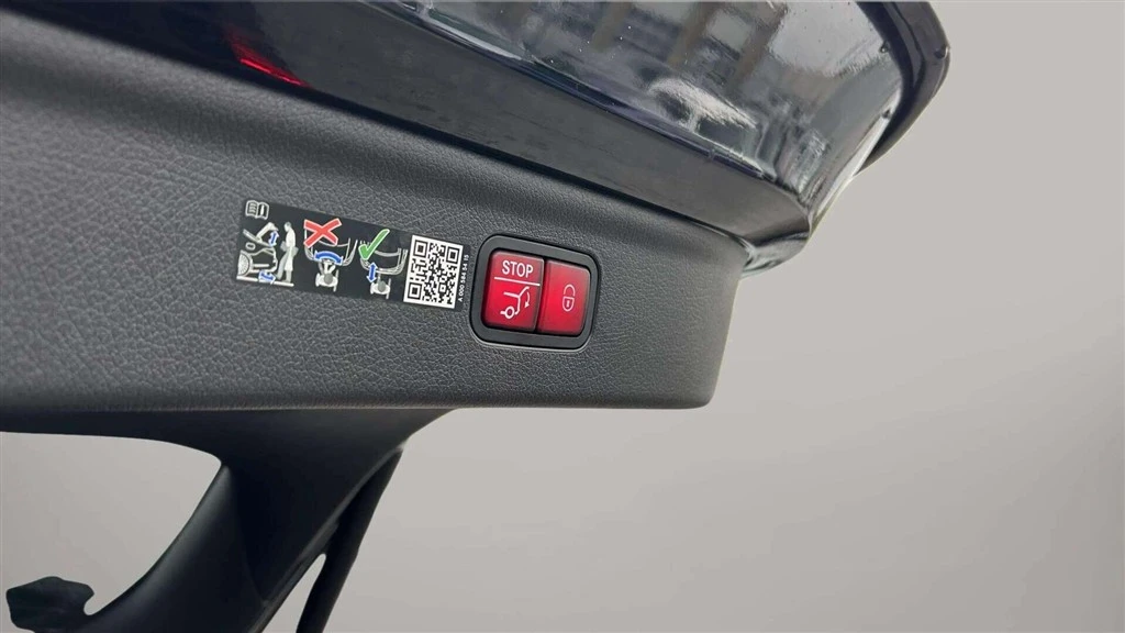 Mercedes-Benz-EQE-image-27